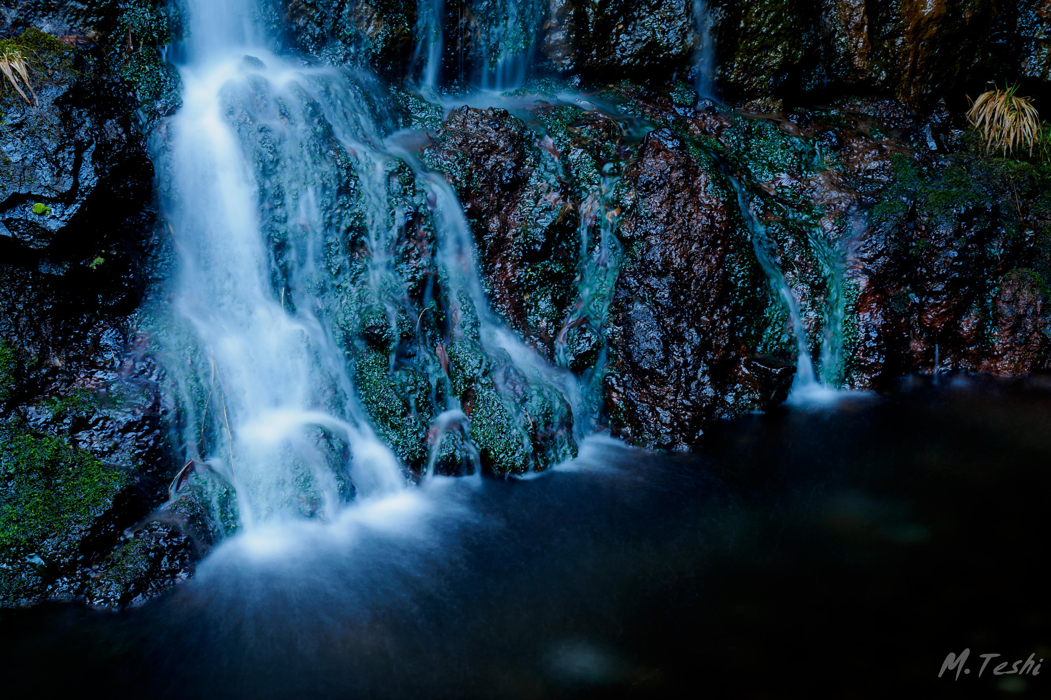 Olympus PEN-F sample photo. Water trickling from rocks 2 photography