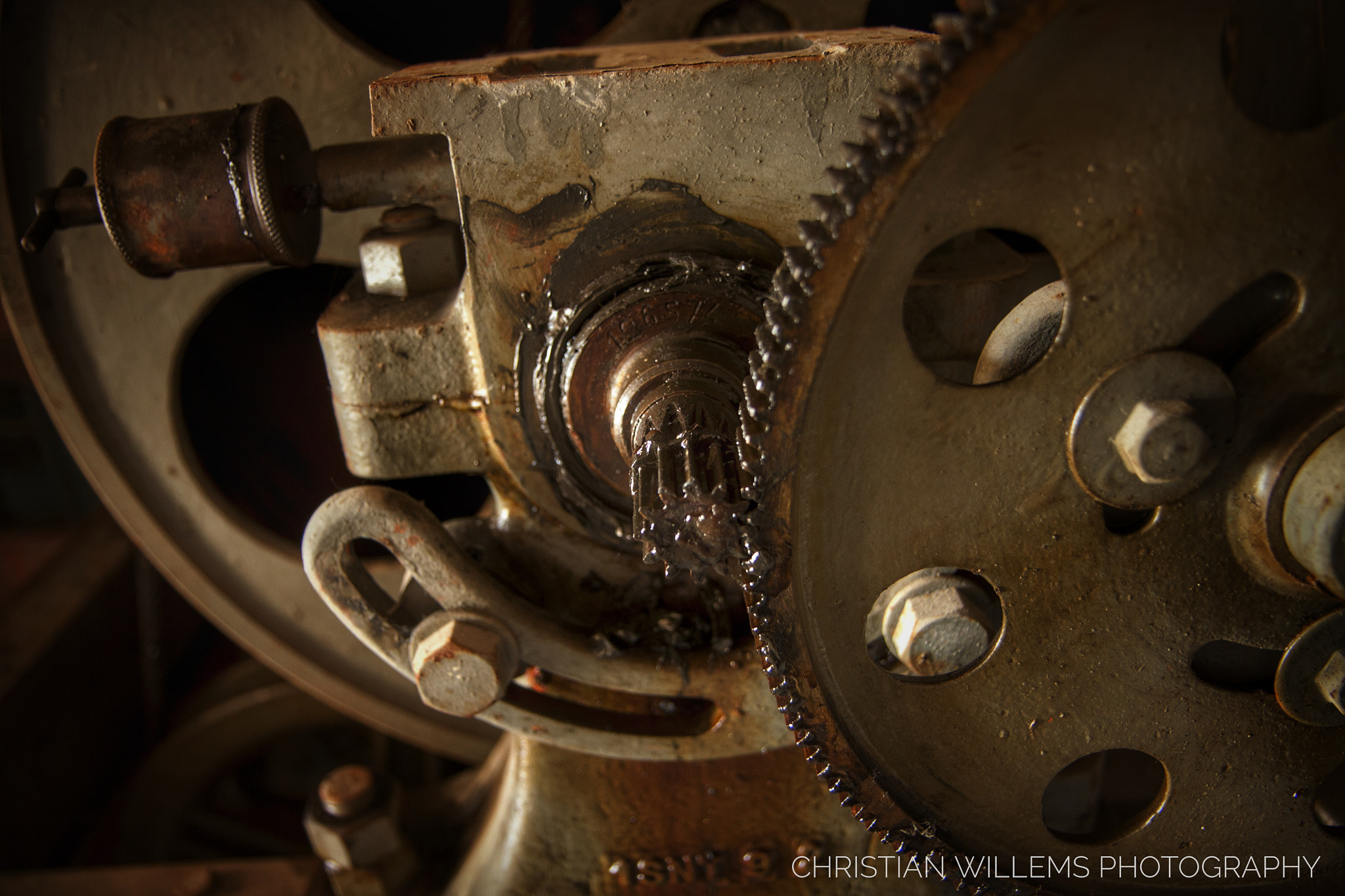 Canon EF-S 17-55mm F2.8 IS USM sample photo. Engrenages  photography
