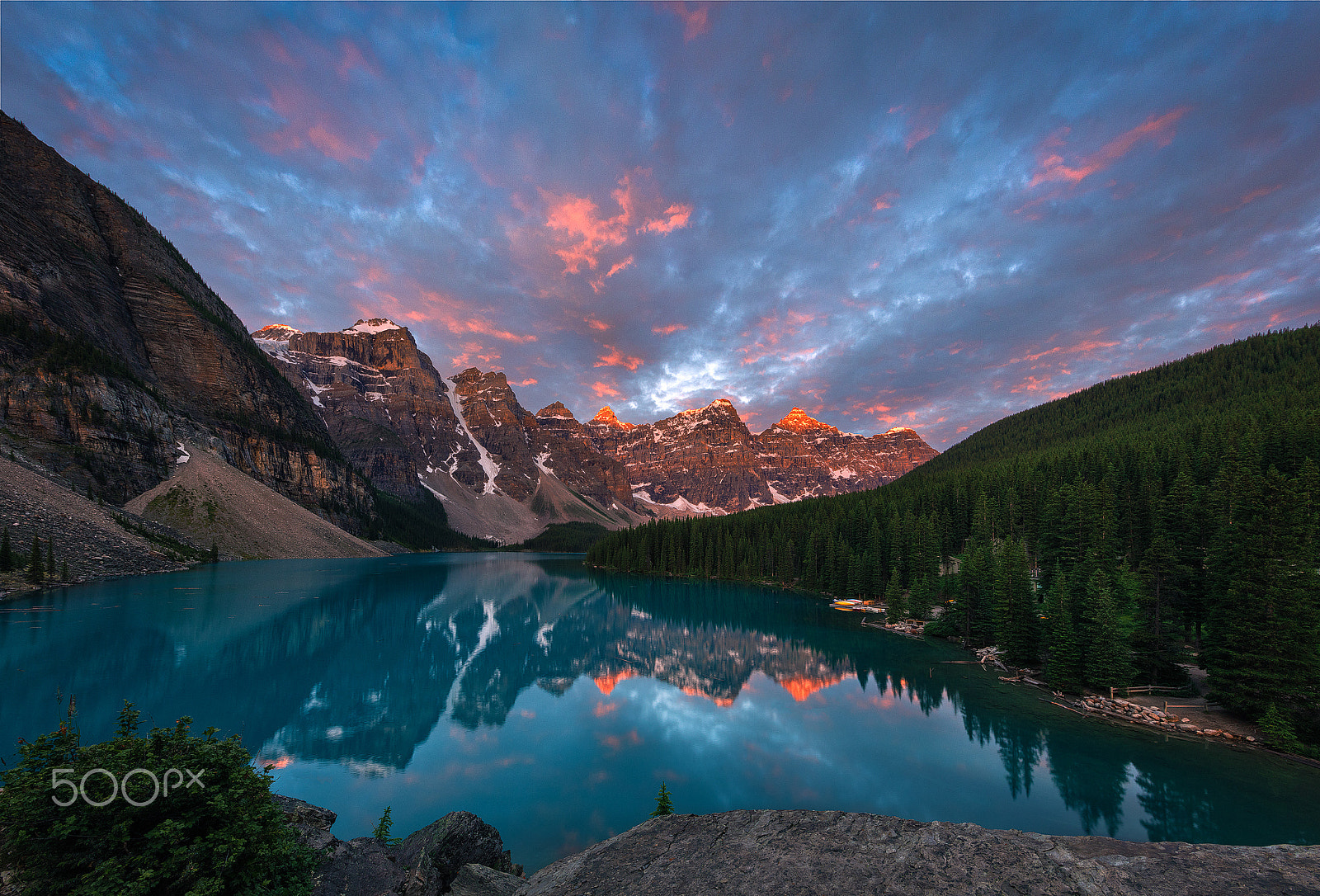 Canon EOS 5DS R + Canon EF 11-24mm F4L USM sample photo. Moraine lake sunrise photography