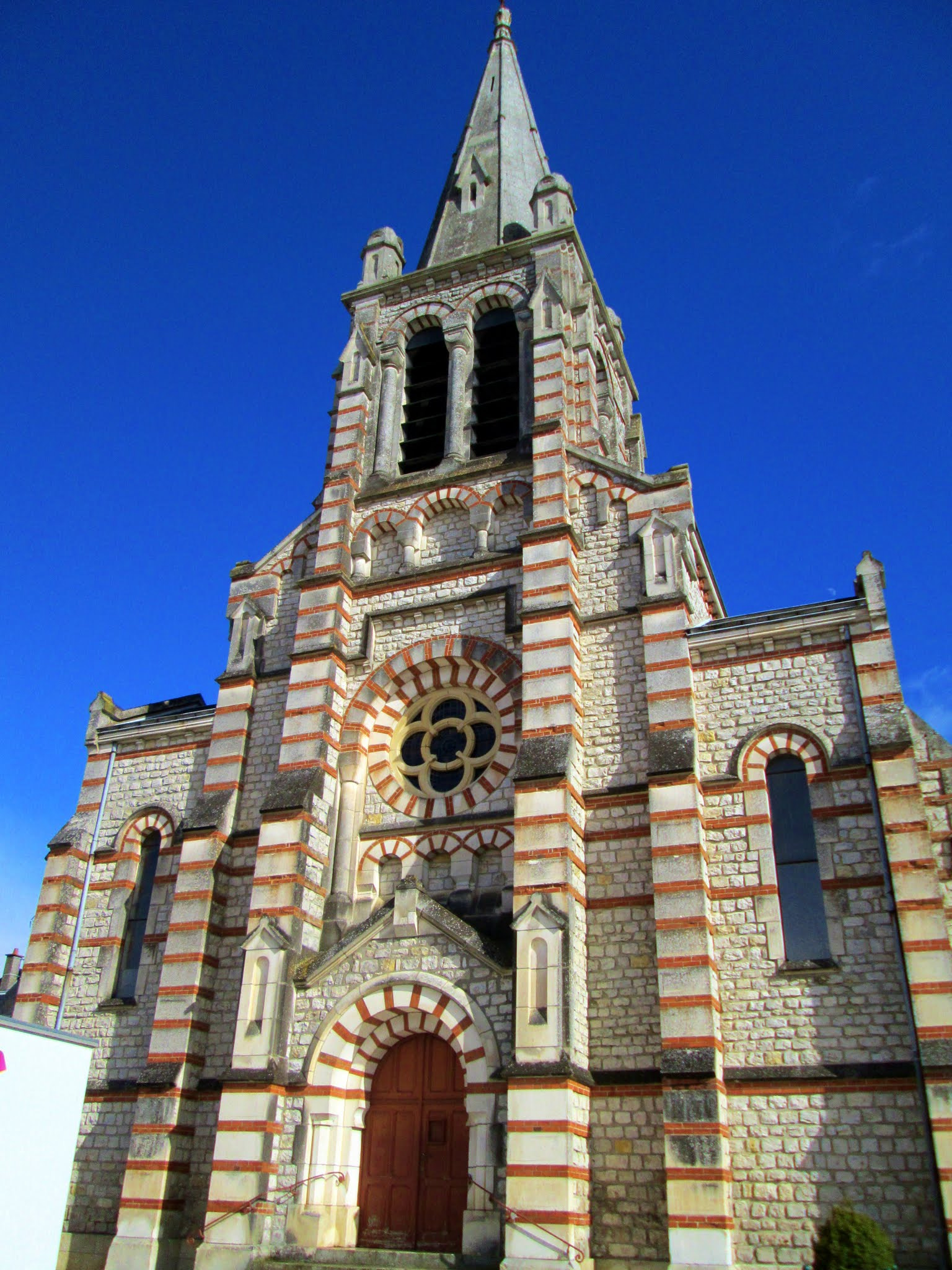 Canon PowerShot A1400 sample photo. église d'oucques () photography