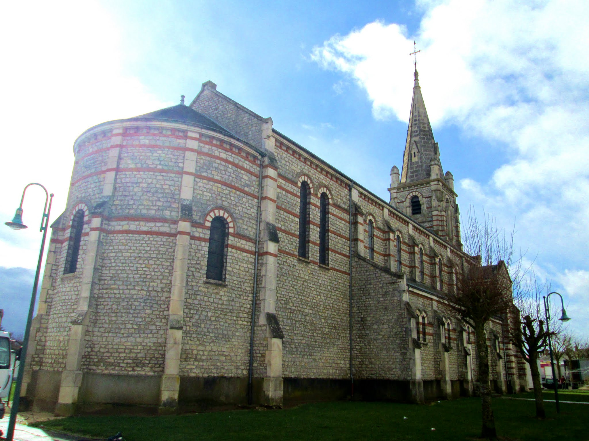 Canon PowerShot A1400 sample photo. église d'oucques () photography