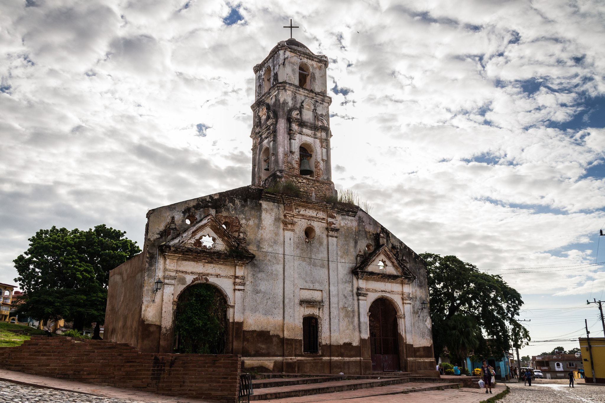 Canon EF 75-300mm F4.0-5.6 IS USM sample photo. Old church photography