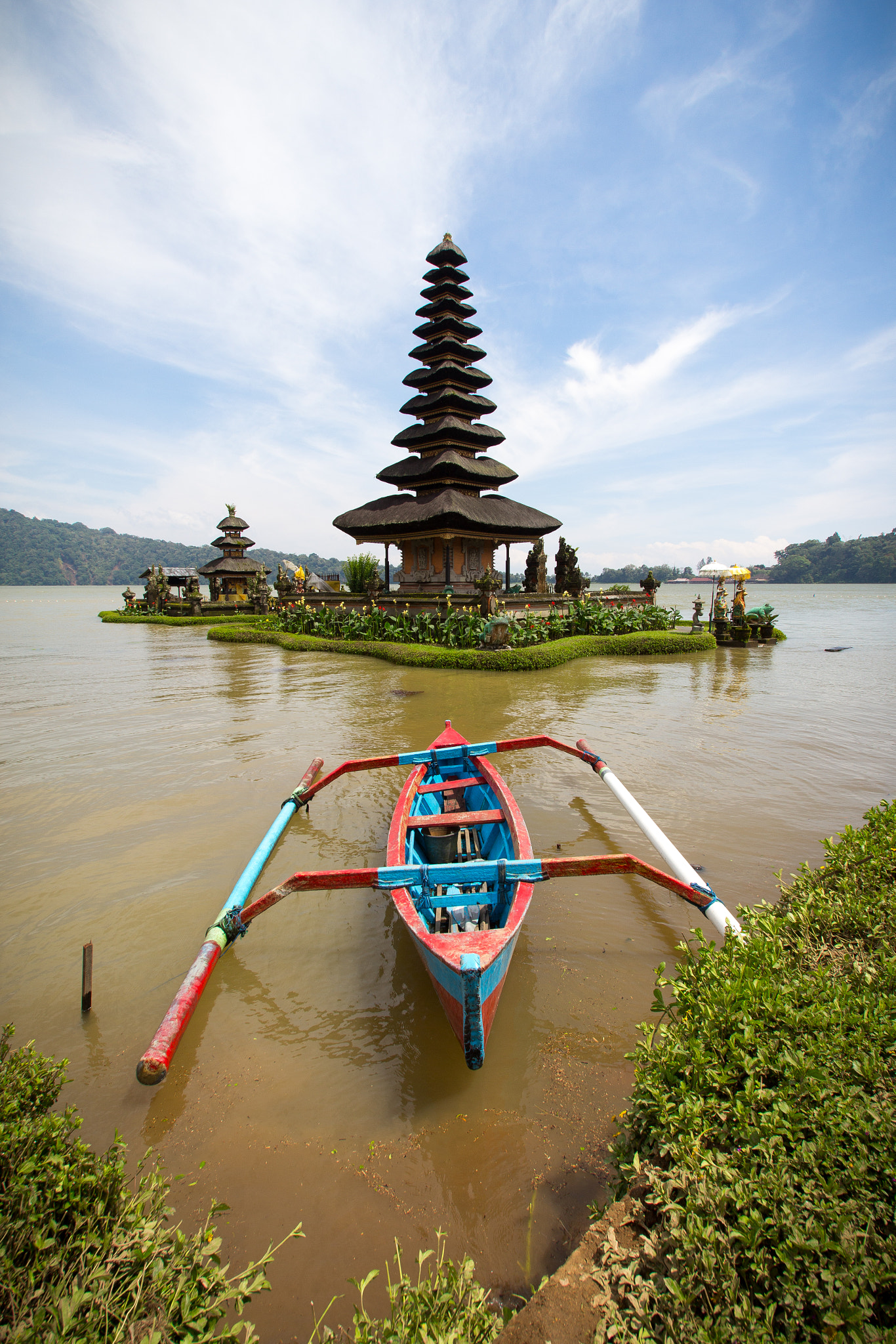 Sigma 10-20mm F3.5 EX DC HSM sample photo. Ulun danu bratan photography