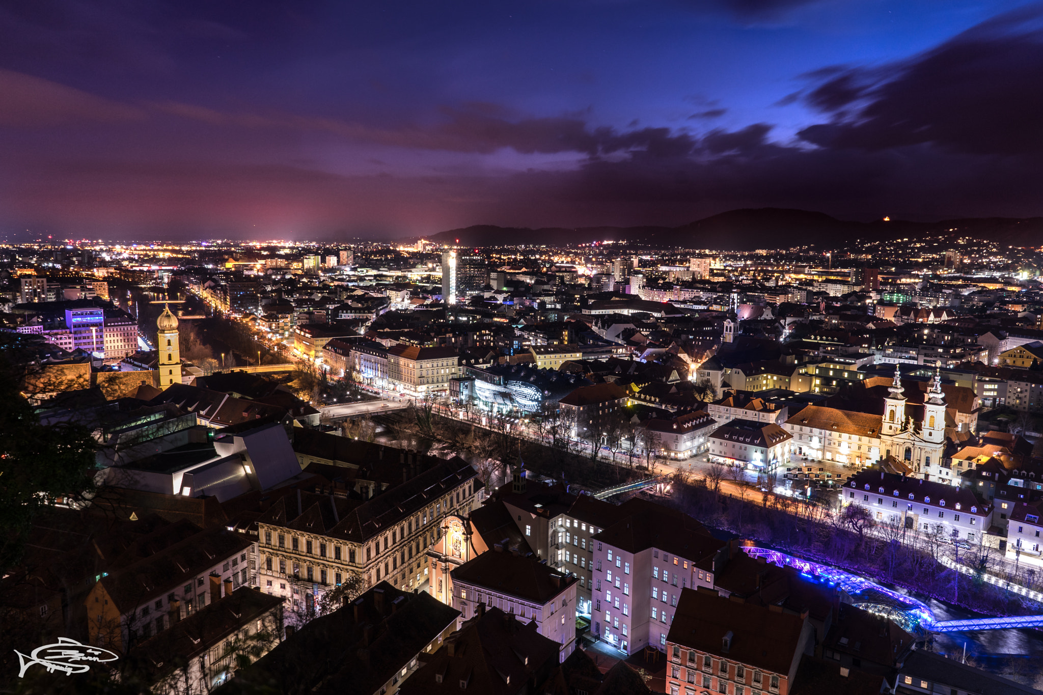 Sony a7 + Sony FE 28mm F2 sample photo. Not the biggest but the nicest cityscape :) photography