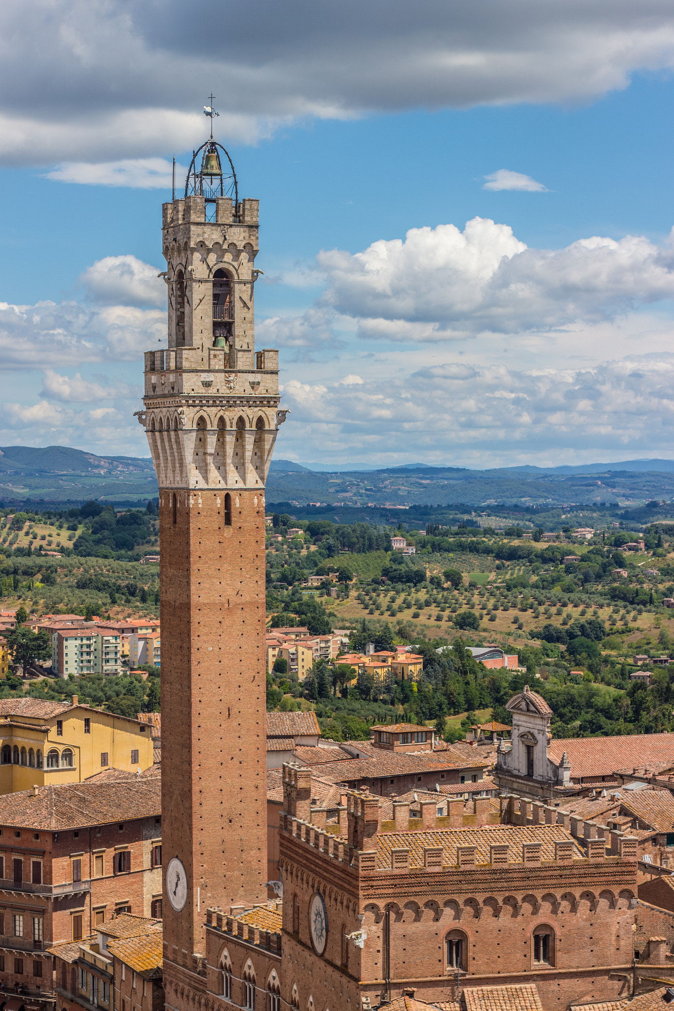 Canon EF 50mm f/1.8 sample photo. Torre del mangia photography