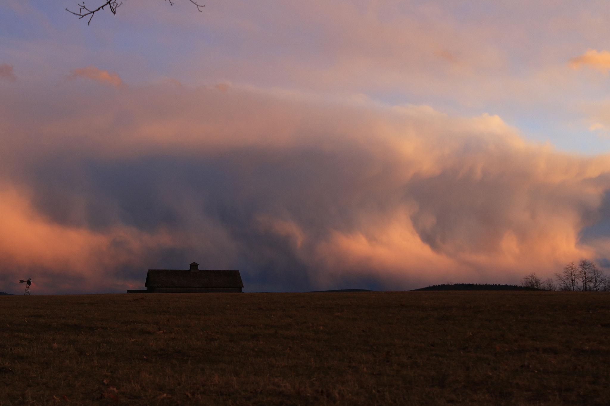 Canon EOS 750D (EOS Rebel T6i / EOS Kiss X8i) sample photo. Storm's a brewin photography