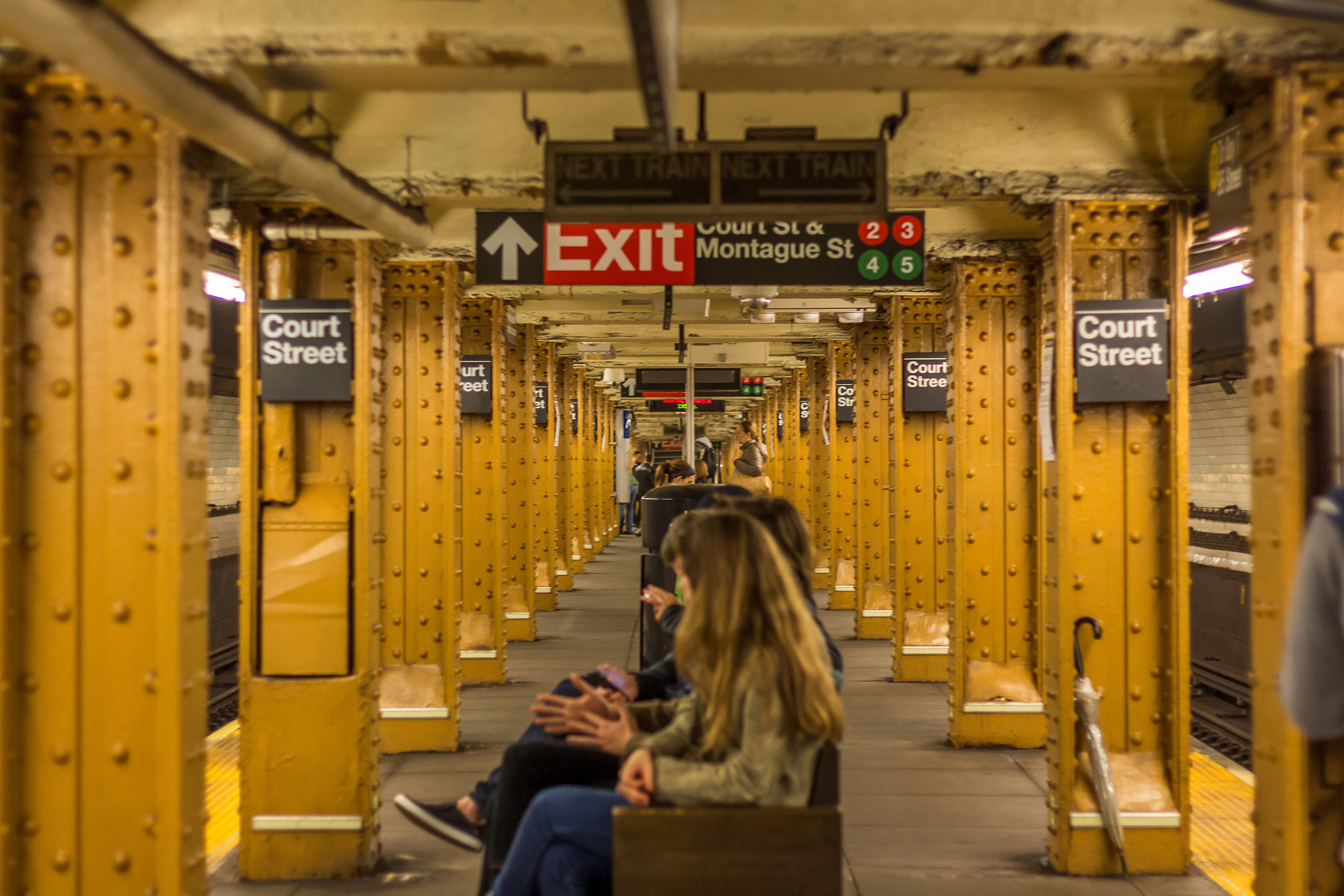 Canon EF 50mm F1.8 II sample photo. Brooklyn subway photography