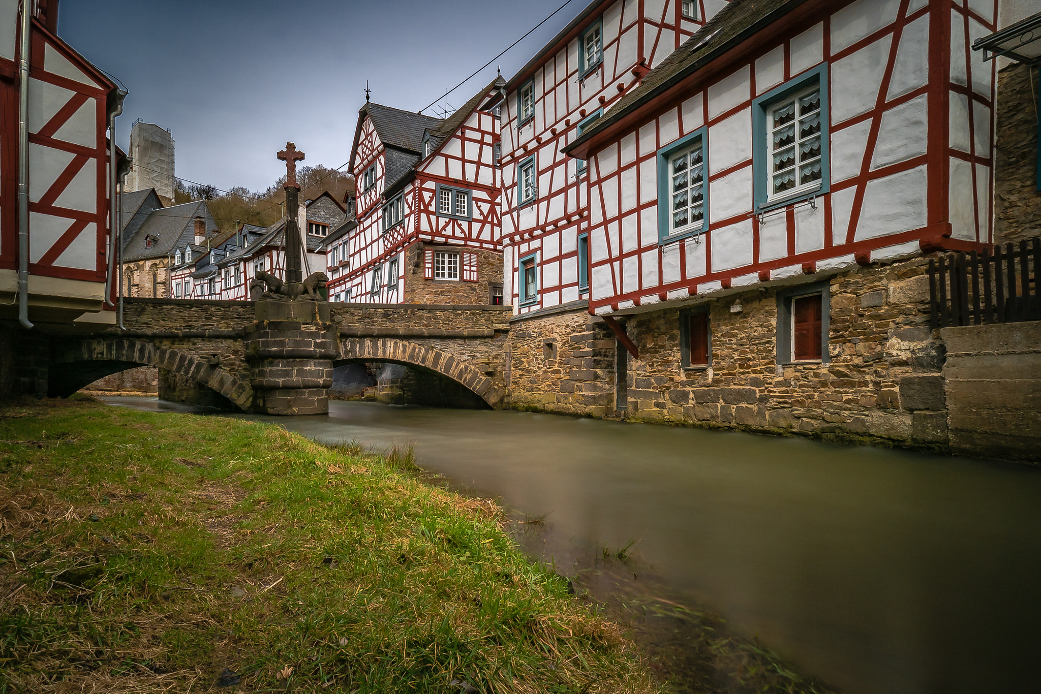 Olympus OM-D E-M5 II + Olympus M.Zuiko Digital ED 7-14mm F2.8 PRO sample photo. Monreal eifel photography