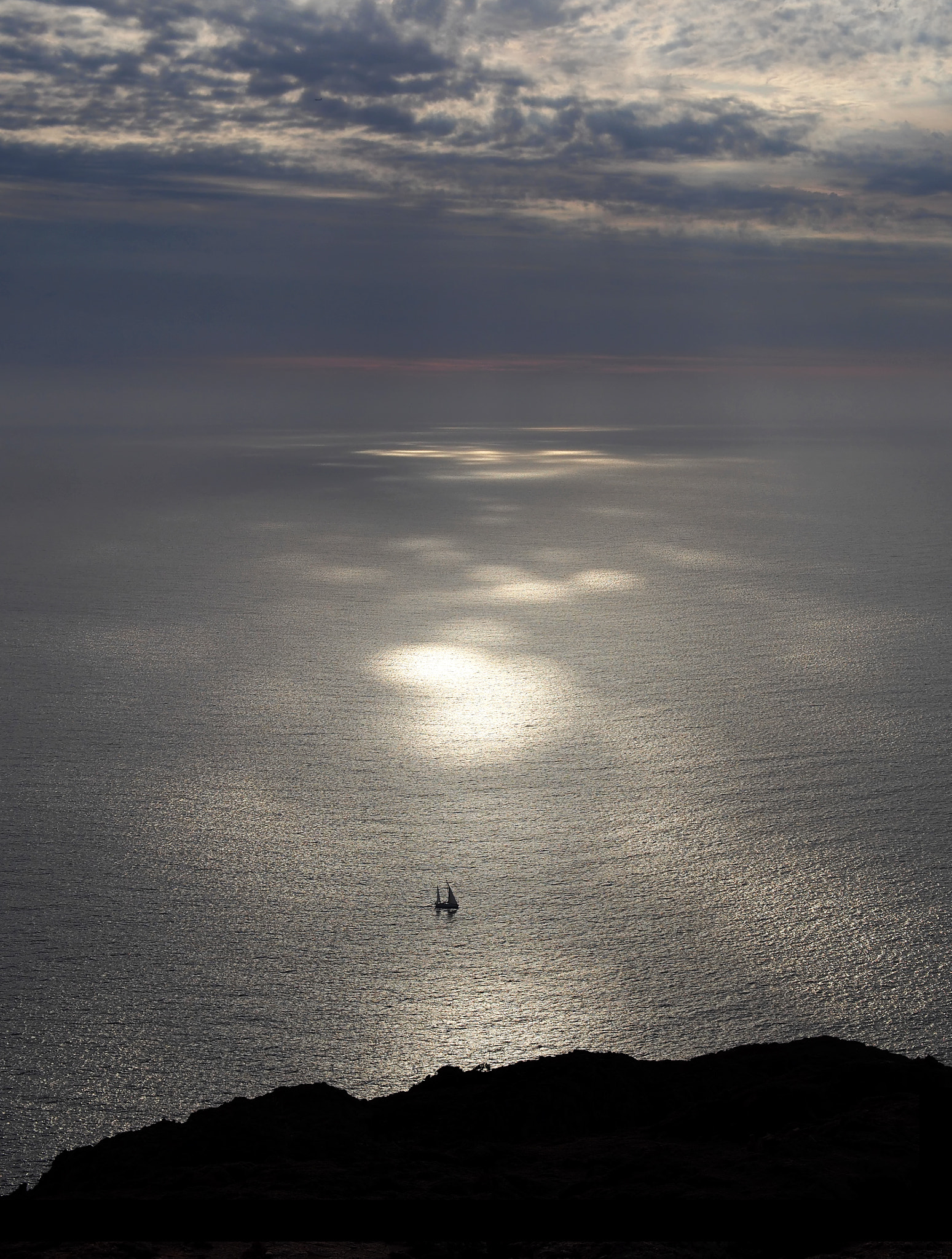 Panasonic Lumix G X Vario 12-35mm F2.8 ASPH Power OIS sample photo. Sea of light photography