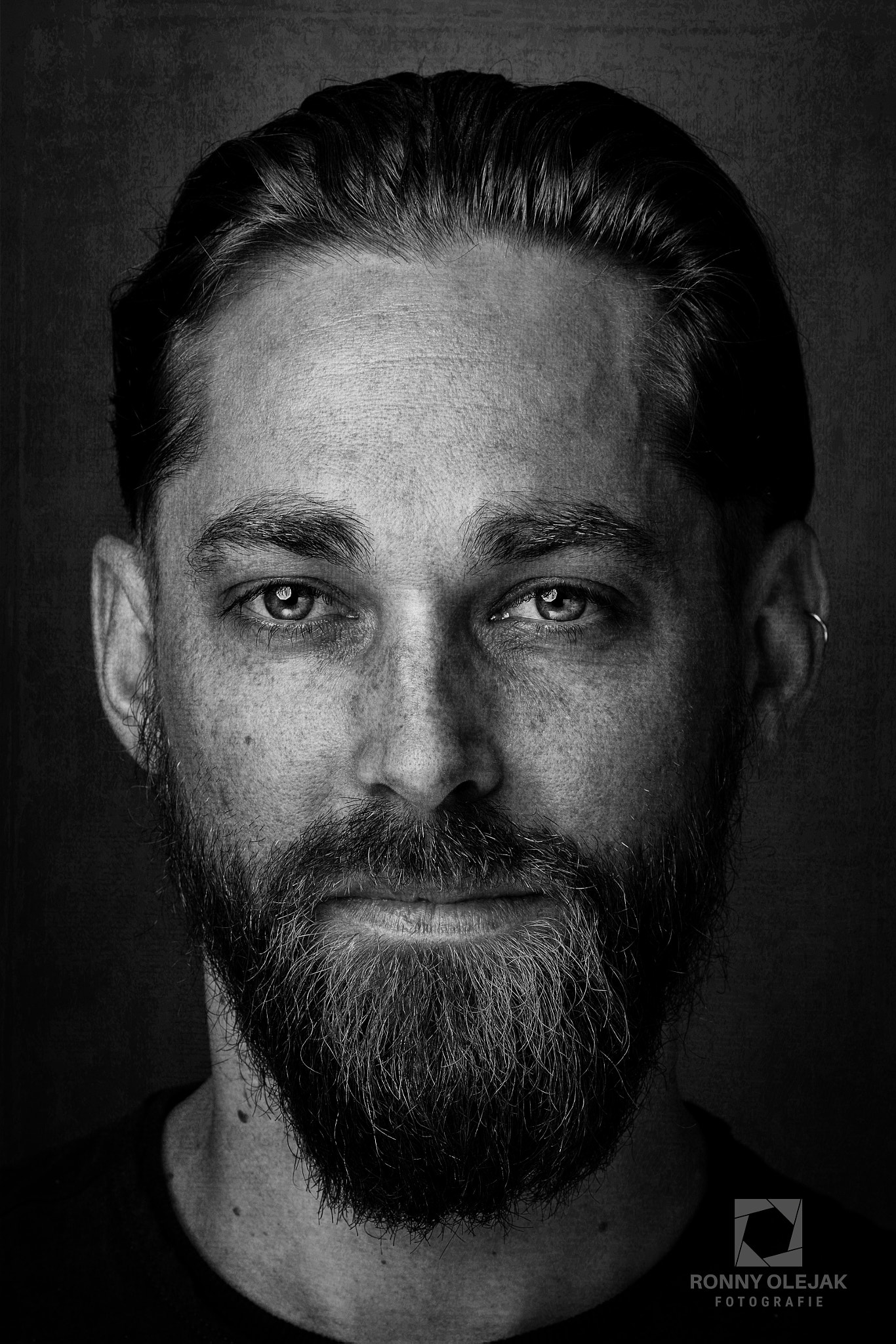 ZEISS Batis 85mm F1.8 sample photo. B/w part i photography