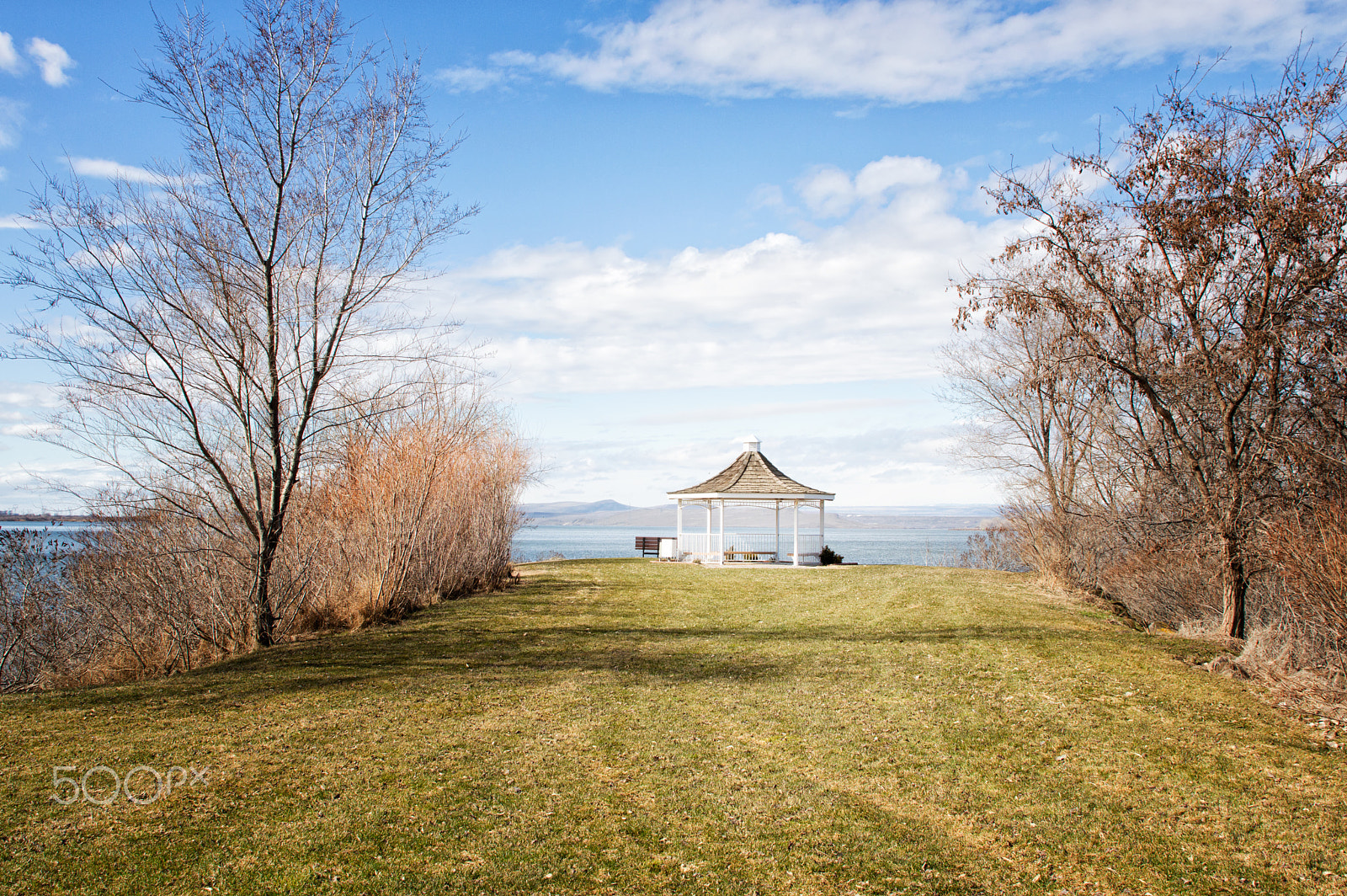 Nikon D3200 sample photo. Gazebo along columbia river photography