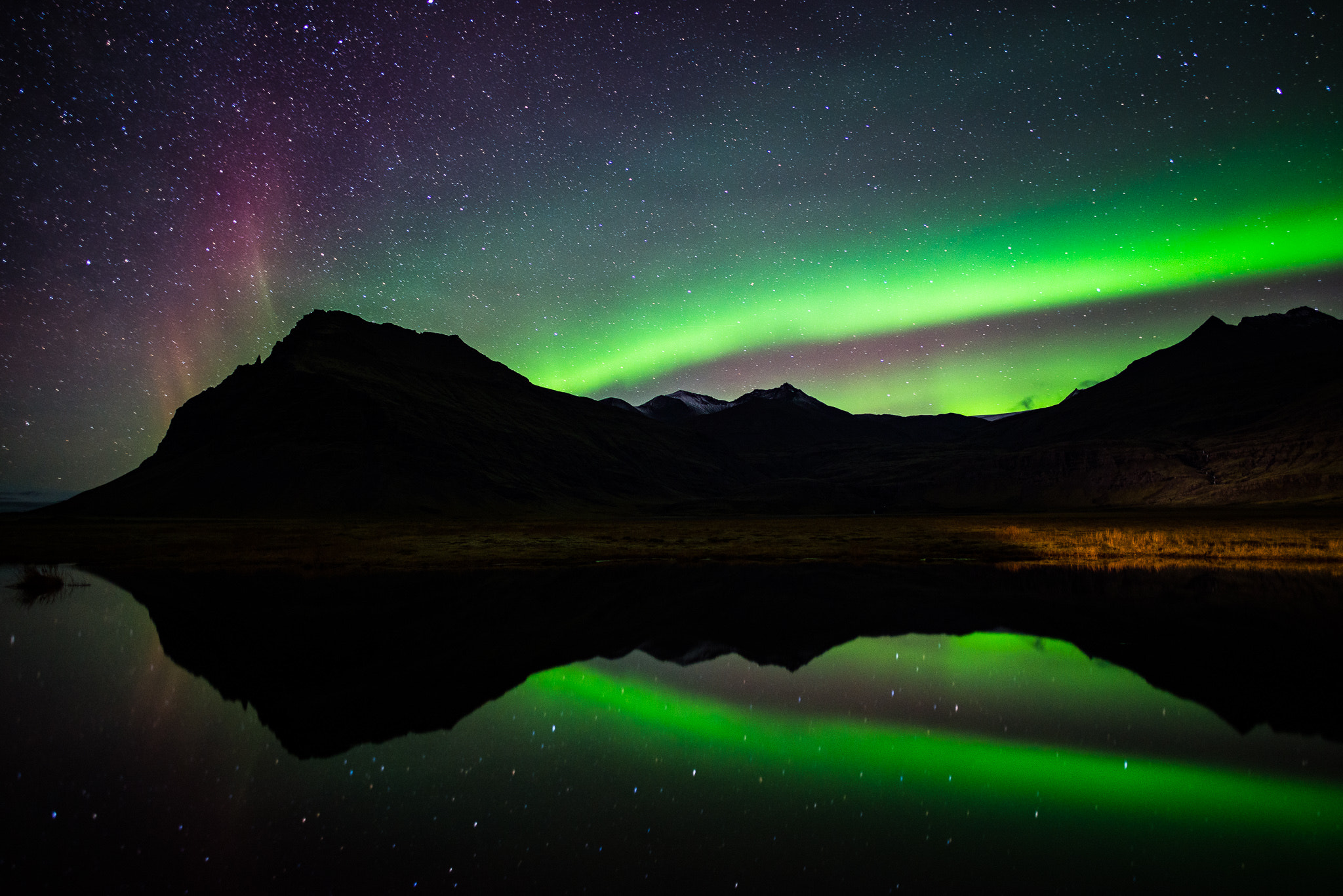 Nikon D610 + Nikon AF-S Nikkor 20mm F1.8G ED sample photo. Aurora in the mirror photography