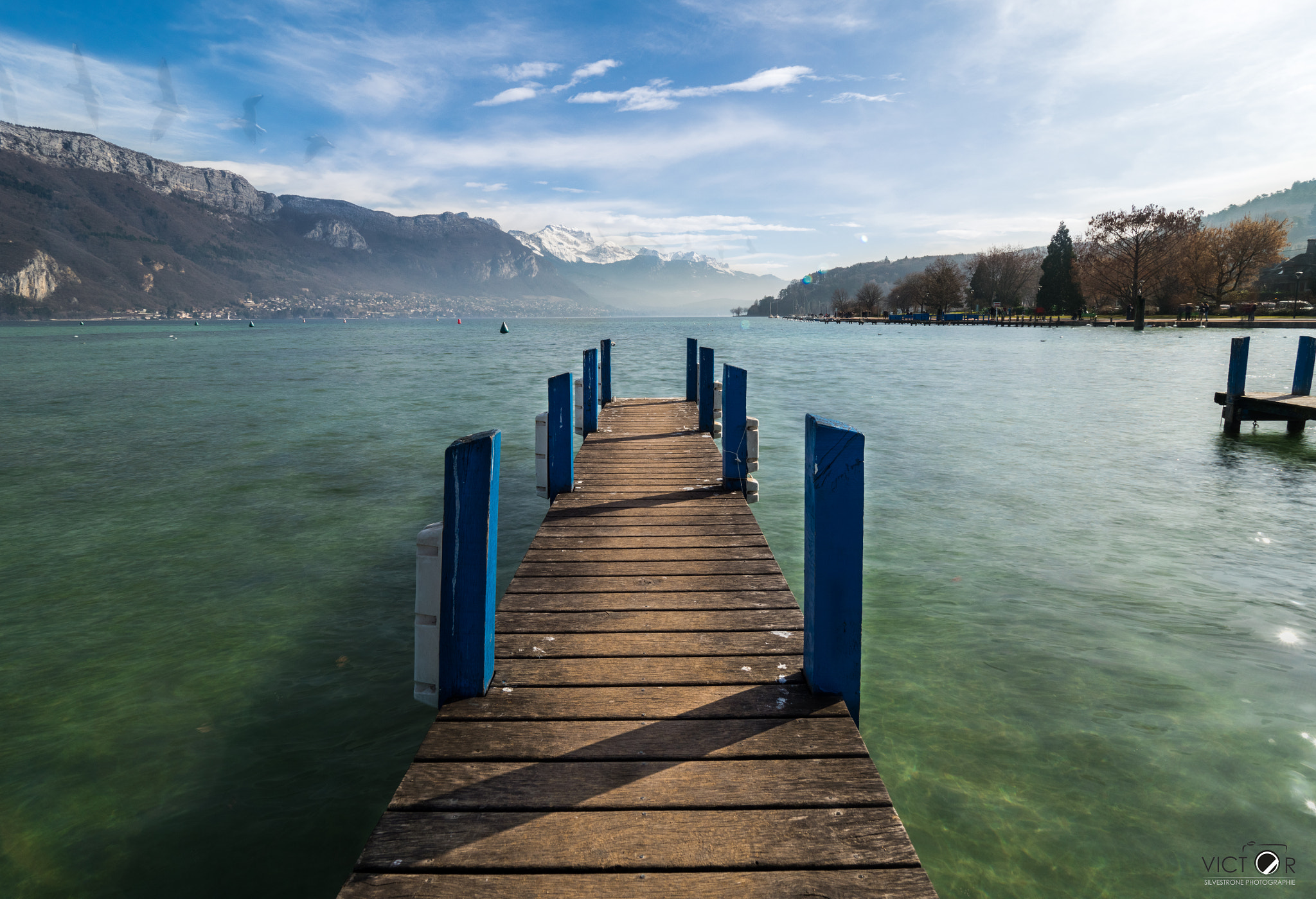 Olympus OM-D E-M5 II + Olympus M.Zuiko Digital ED 7-14mm F2.8 PRO sample photo. Lake annecy photography