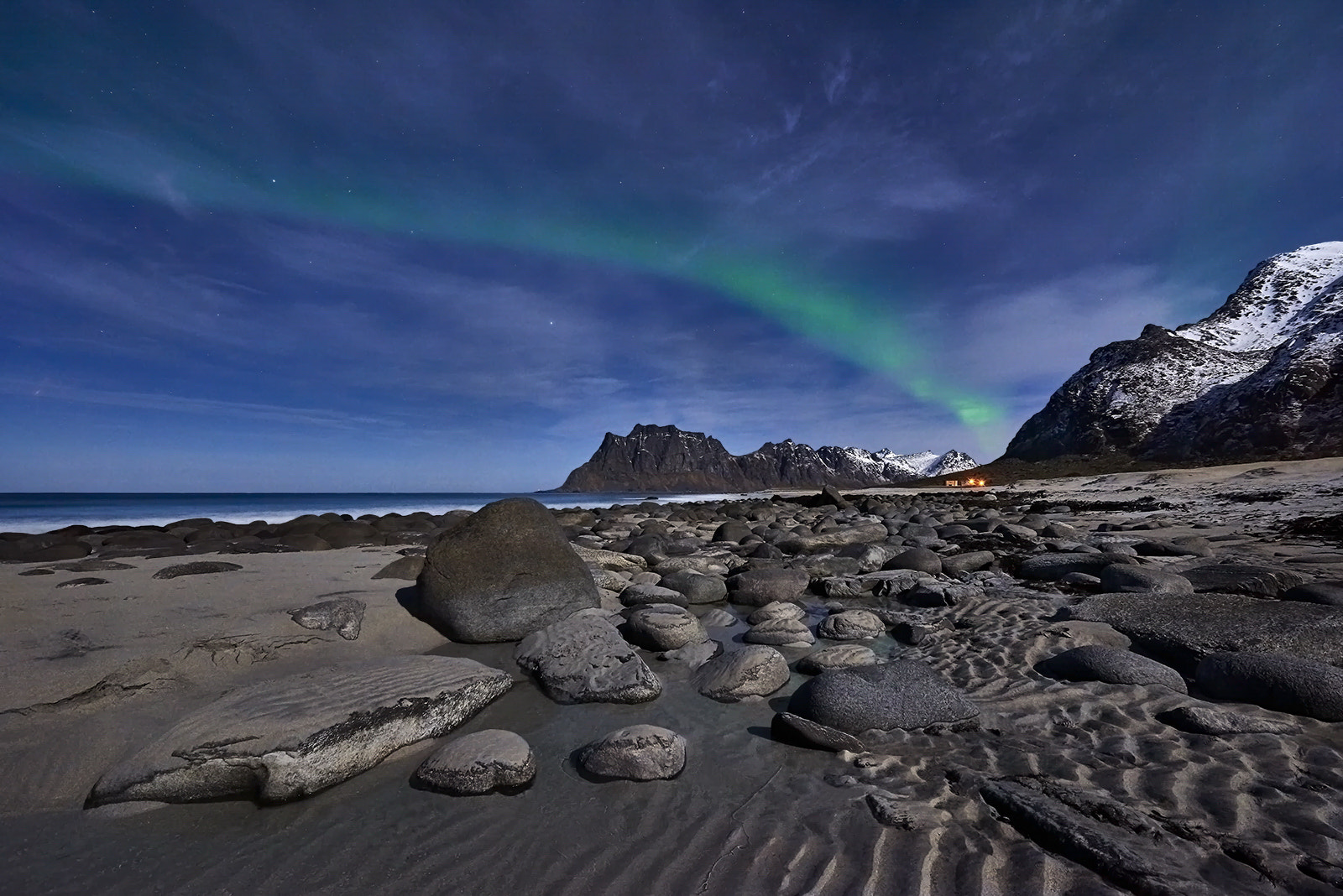 Nikon AF-S Nikkor 14-24mm F2.8G ED sample photo. Night lofoten photography