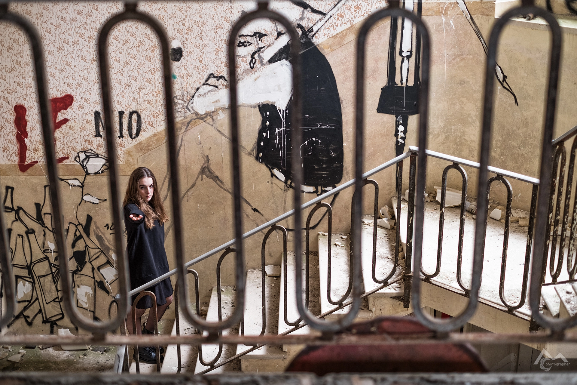 Fujifilm X-T2 + Fujifilm XF 35mm F1.4 R sample photo. In quell'attimo la luce illuminò il tuo viso:
ti vidi e la mia mano si tese verso la tua ...
...... photography
