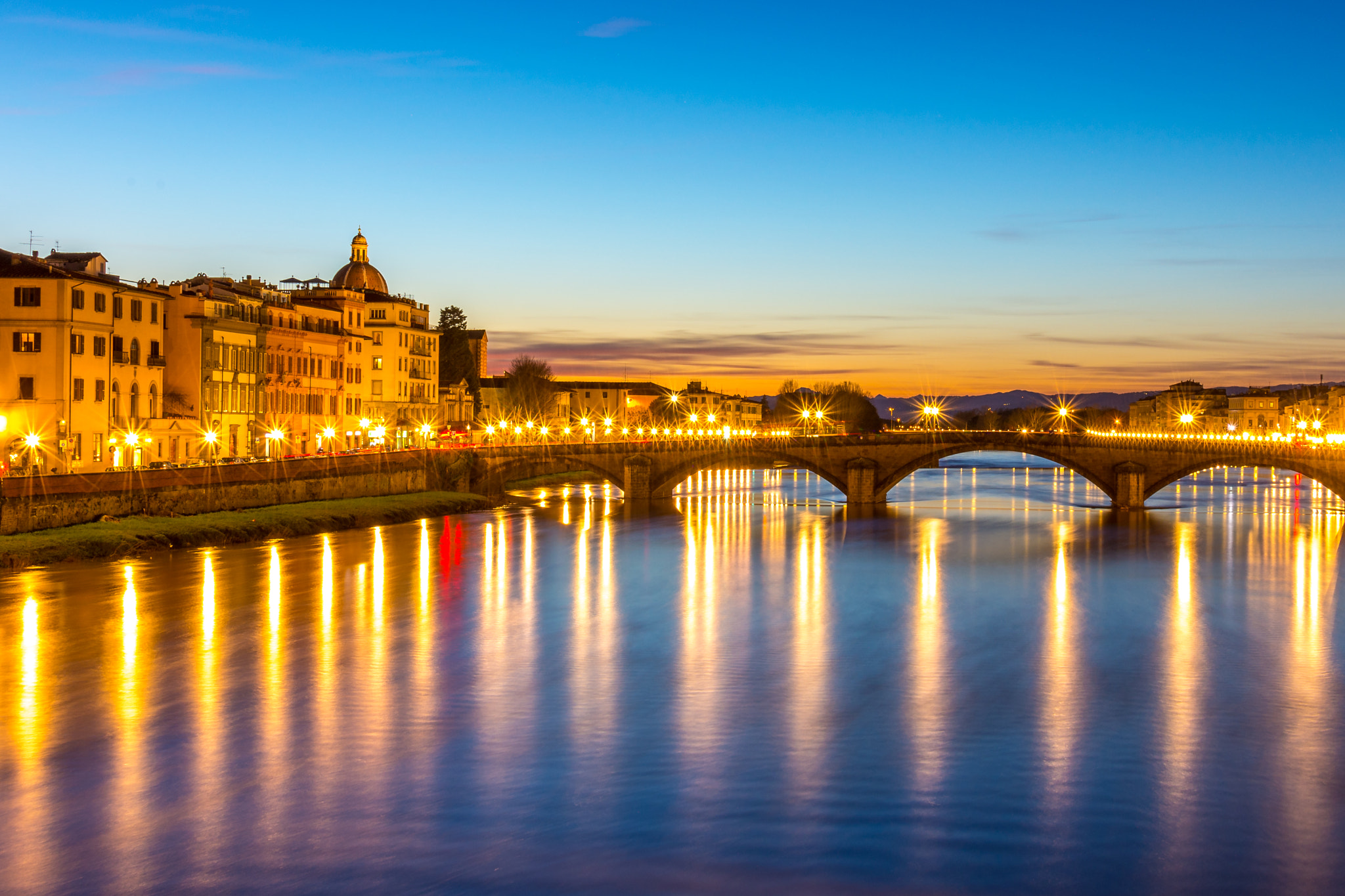 Nikon D610 + Nikon AF-S DX Nikkor 35mm F1.8G sample photo. Ponte alla carraia, florence photography