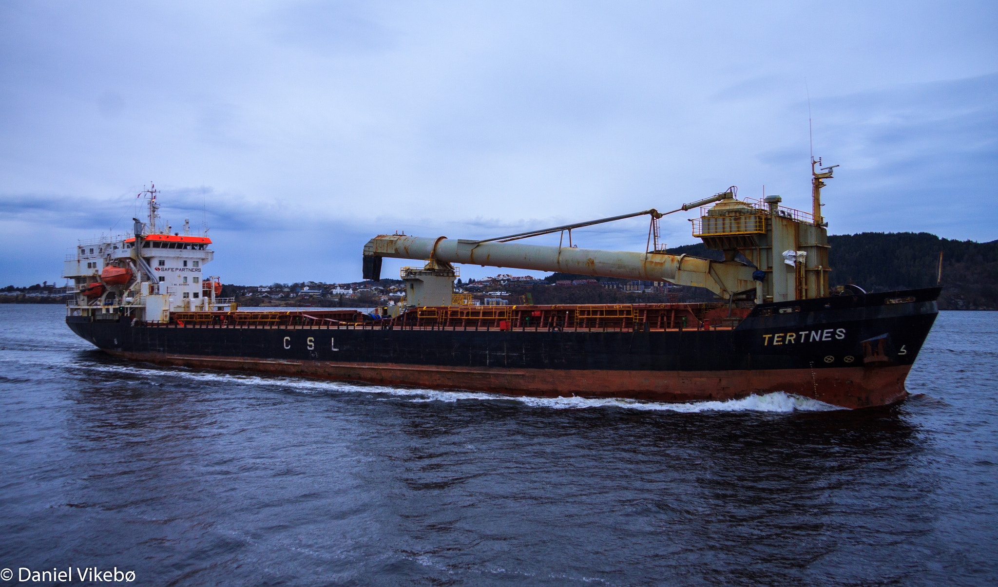 Canon EF-S 17-85mm F4-5.6 IS USM sample photo. Cargo ship: tertnes. photography