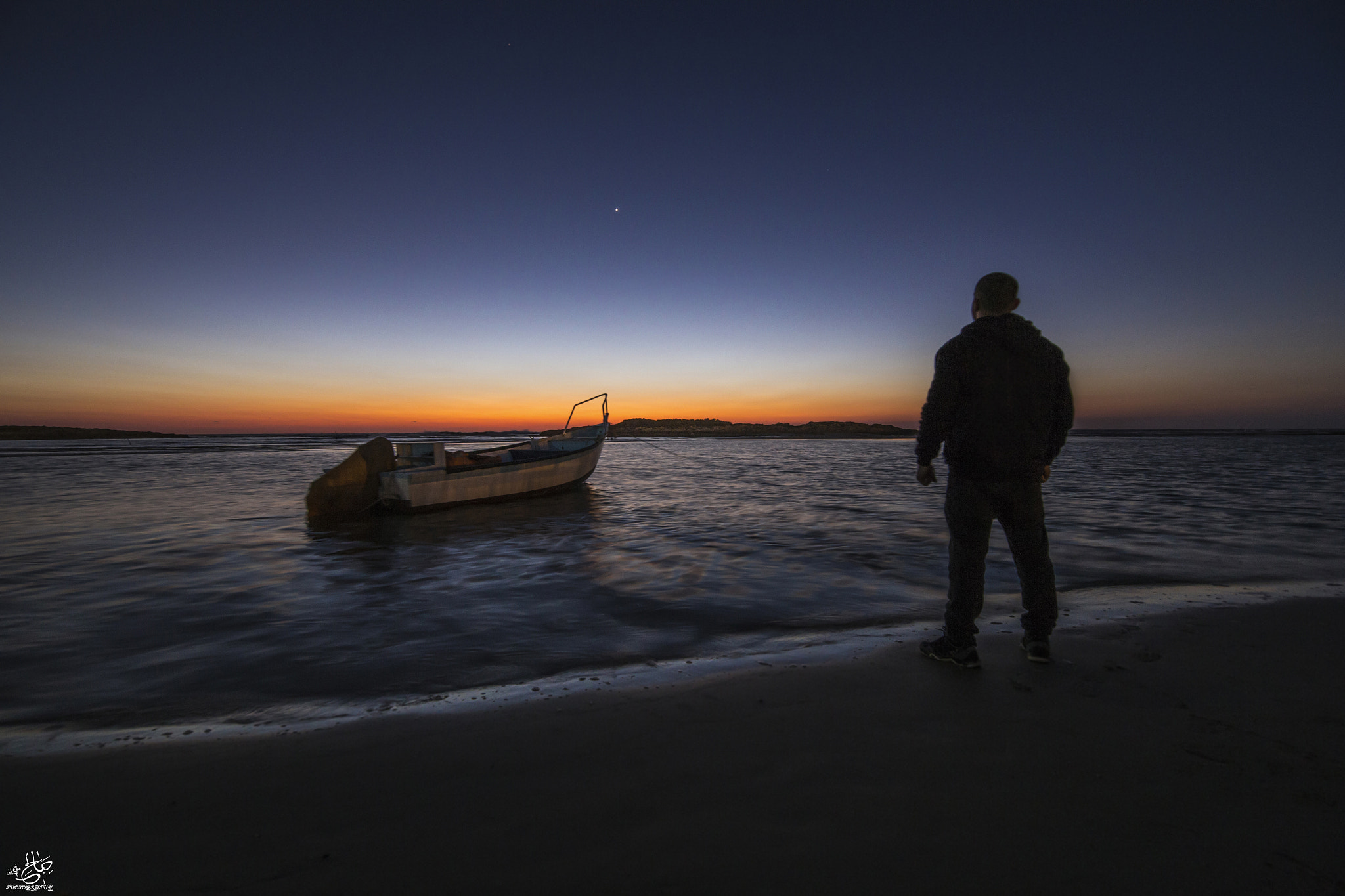Canon EF 300mm f/2.8L sample photo. Looking at the sea  photography