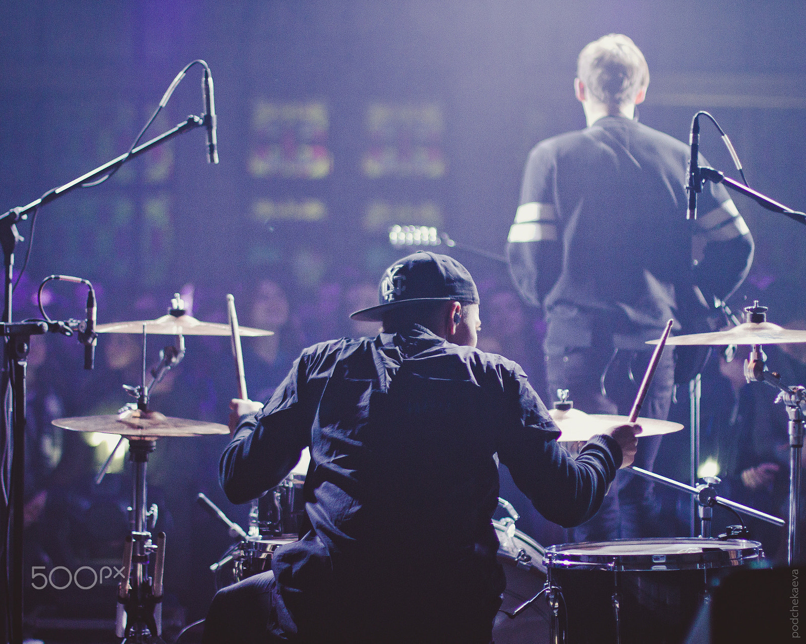 Canon EOS 550D (EOS Rebel T2i / EOS Kiss X4) + Canon EF 50mm F1.4 USM sample photo. Drummer photography