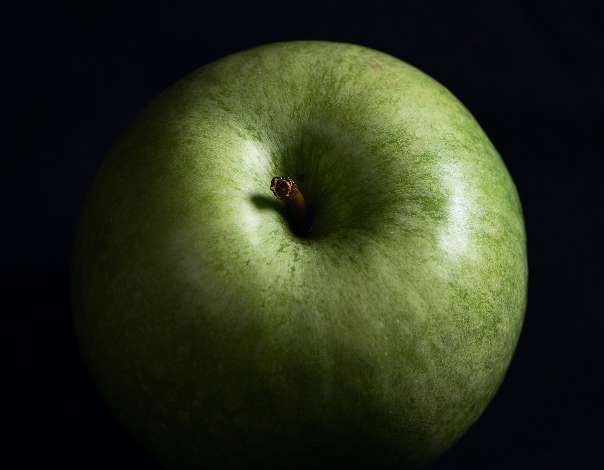 Nikon AF-S Micro-Nikkor 105mm F2.8G IF-ED VR sample photo. Green apple photography