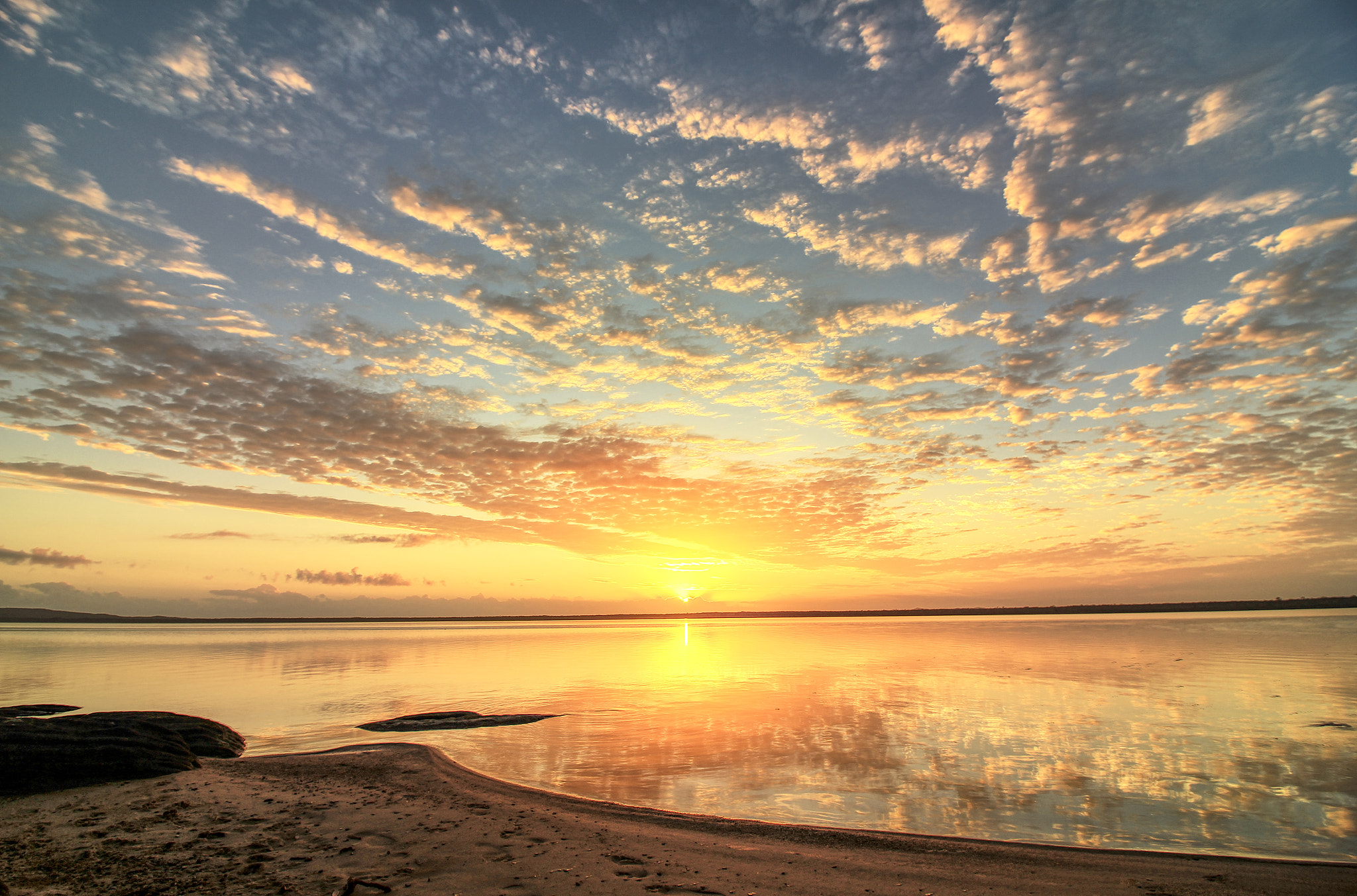Canon EOS 550D (EOS Rebel T2i / EOS Kiss X4) sample photo. Glassy sunrise photography
