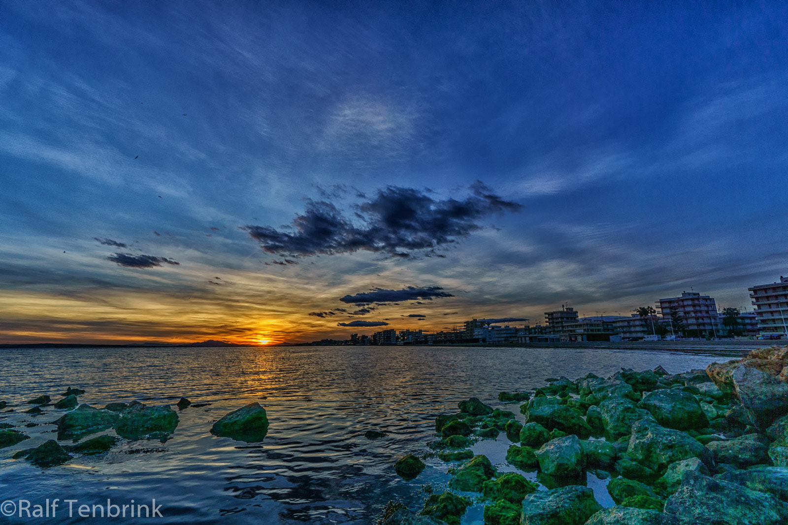 Sony a6000 + Sony E 10-18mm F4 OSS sample photo. Santa pola sunset. photography