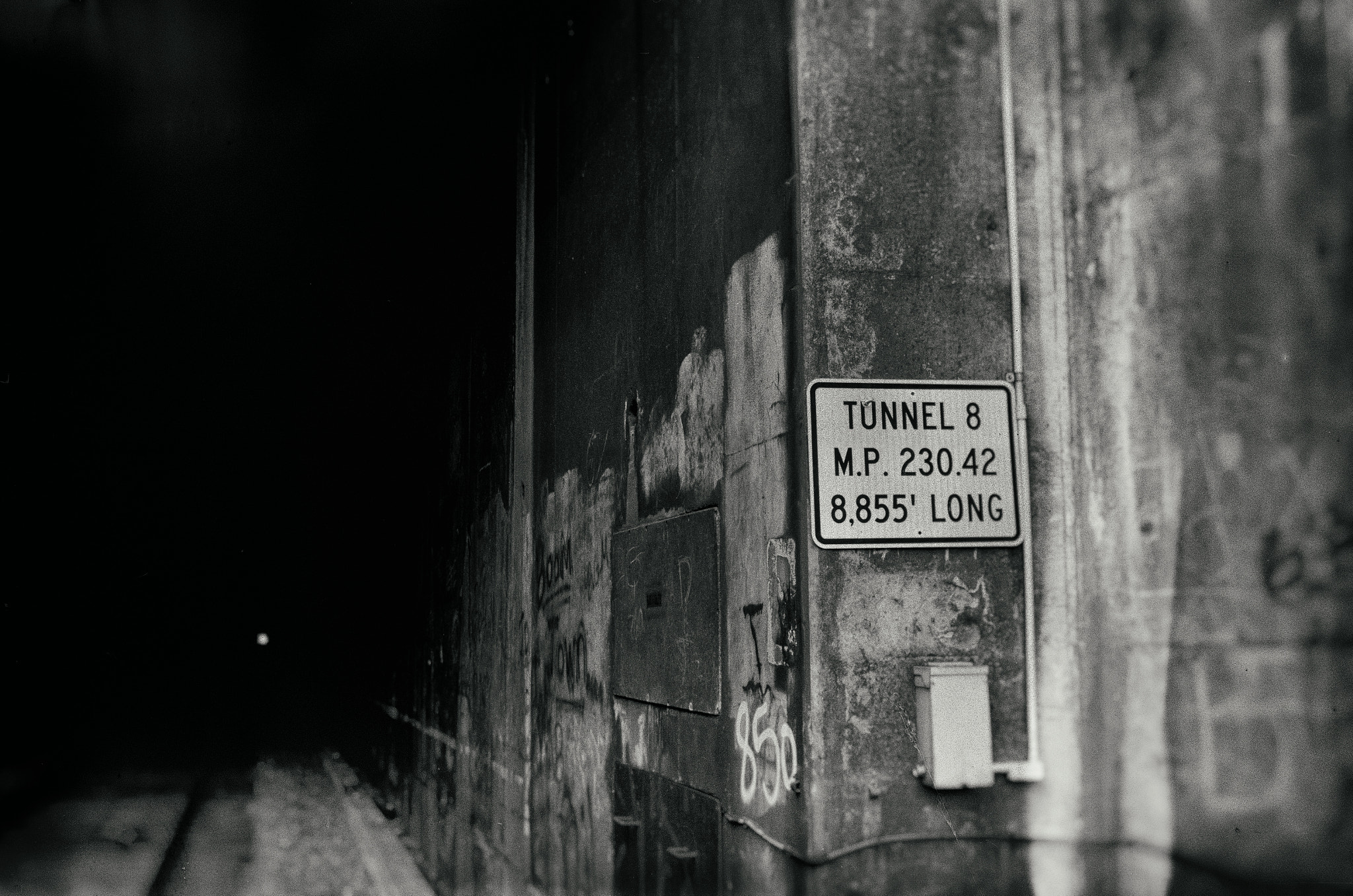 Pentax K-30 sample photo. Tunnel life photography