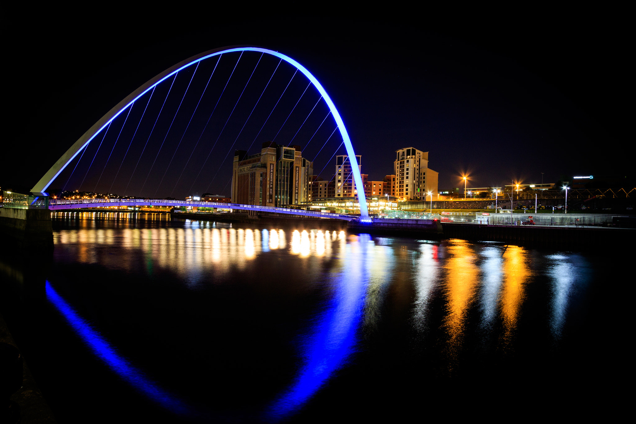 Canon EF-S 10-22mm F3.5-4.5 USM sample photo. Newcasle at night photography