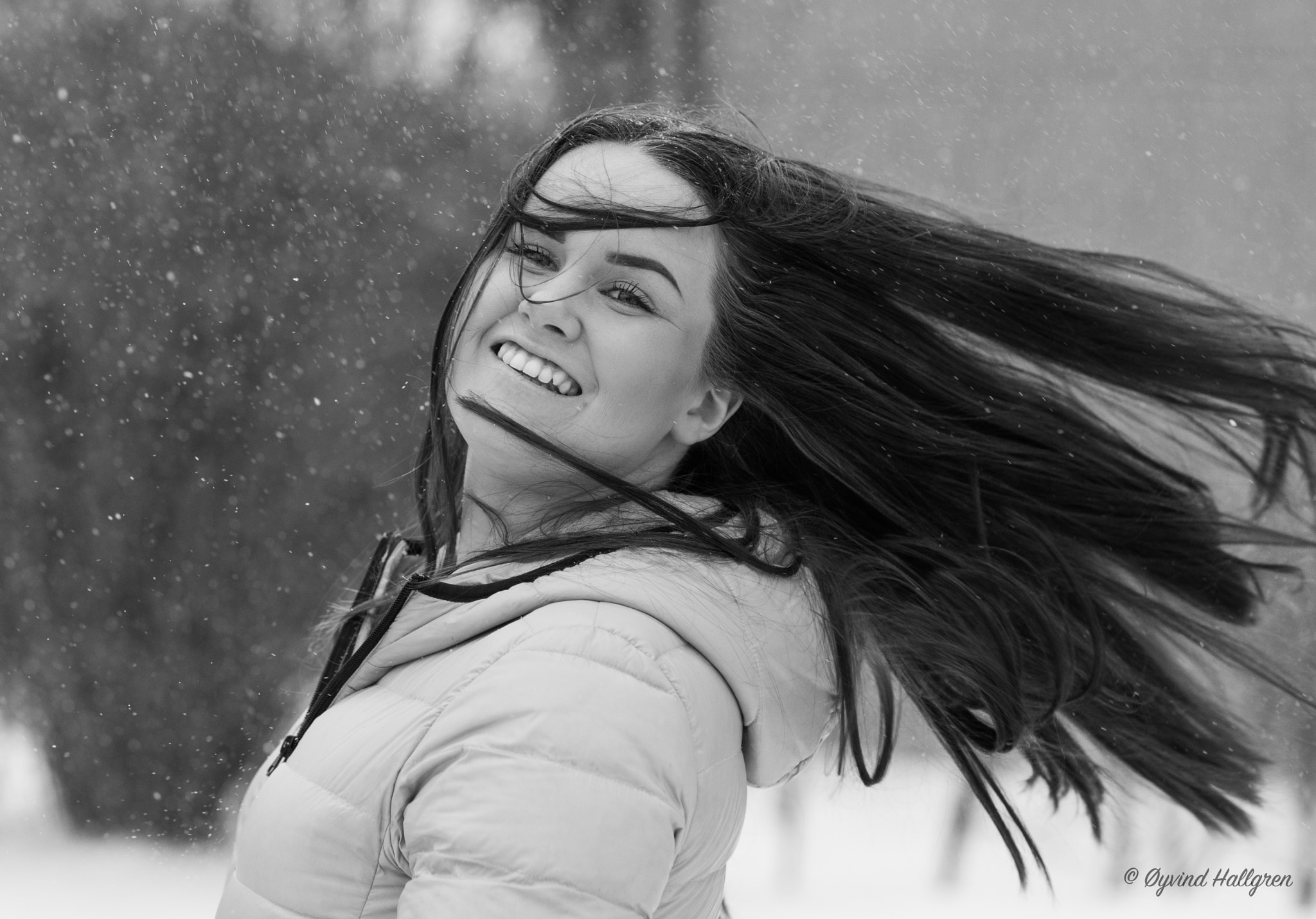 Canon EF 85mm F1.2L II USM sample photo. Ingrid - play in snow weather photography
