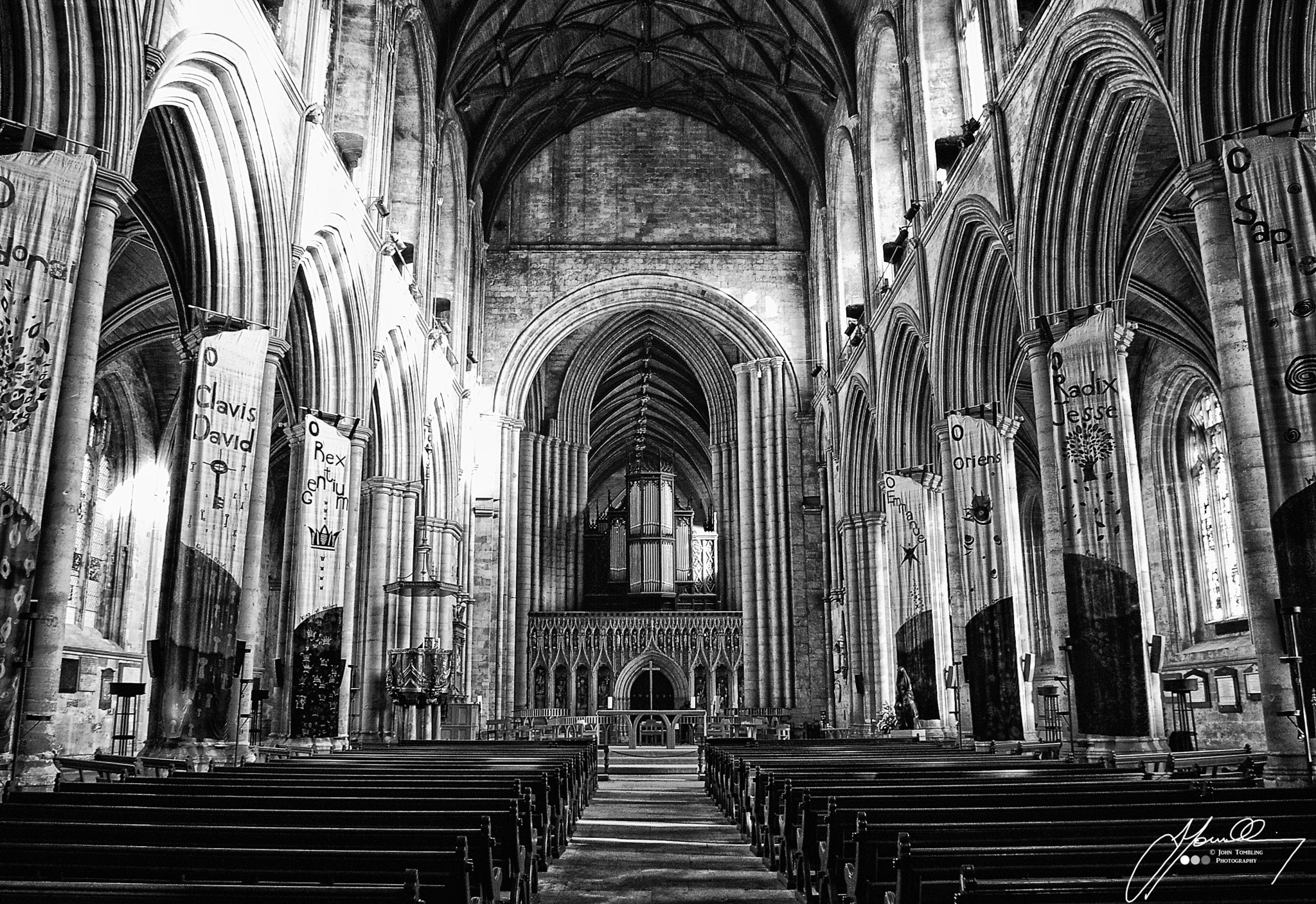 Pentax K100D sample photo. Ripn cathedral in mono photography