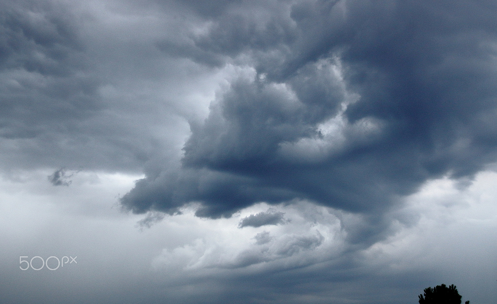 Canon EOS 100D (EOS Rebel SL1 / EOS Kiss X7) sample photo. Stormy cloud gathering photography