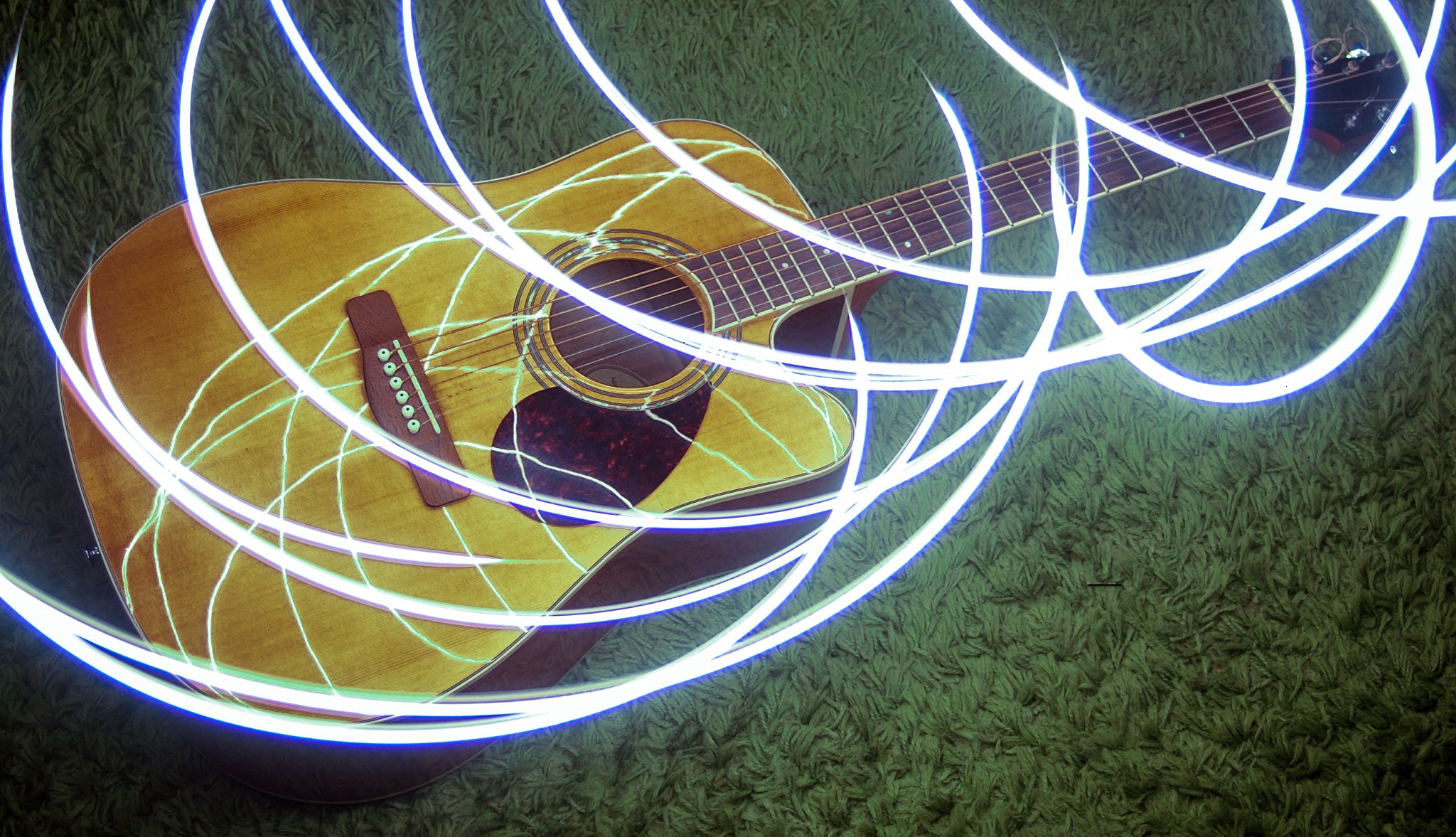 Nikon D70s + AF Zoom-Nikkor 28-80mm f/3.5-5.6D sample photo. Light painting meets music photography