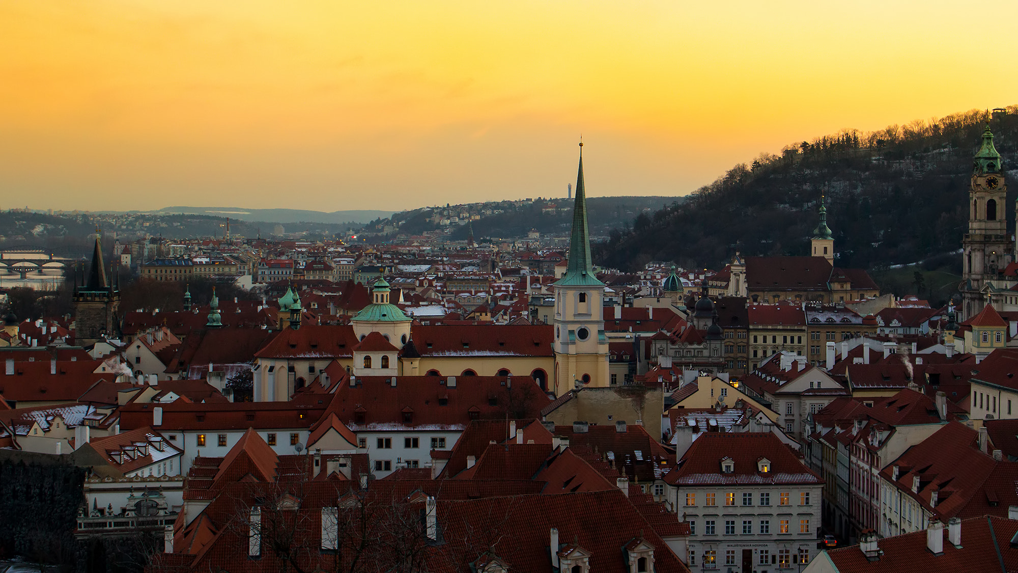 Canon EOS 60D + Canon EF-S 18-55mm F3.5-5.6 IS STM sample photo. Prague photography