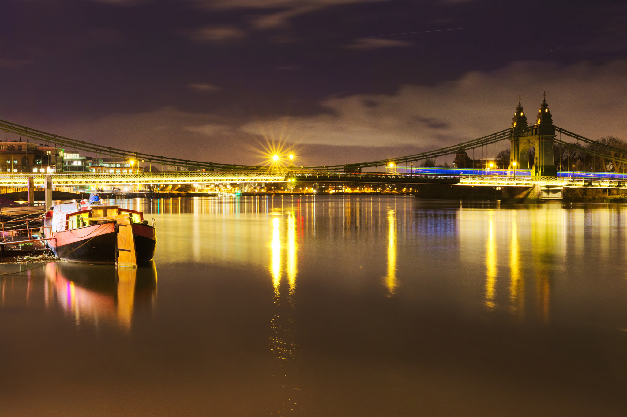 Nikon D5200 + Sigma 18-35mm F1.8 DC HSM Art sample photo. Night in hammersmith photography