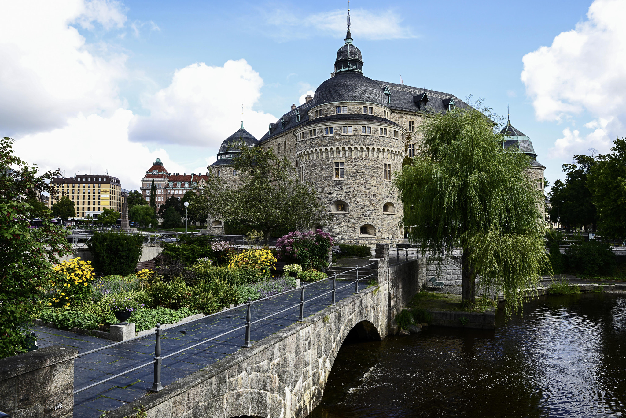 Tamron SP 24-70mm F2.8 Di VC USD sample photo. Örebro castle photography