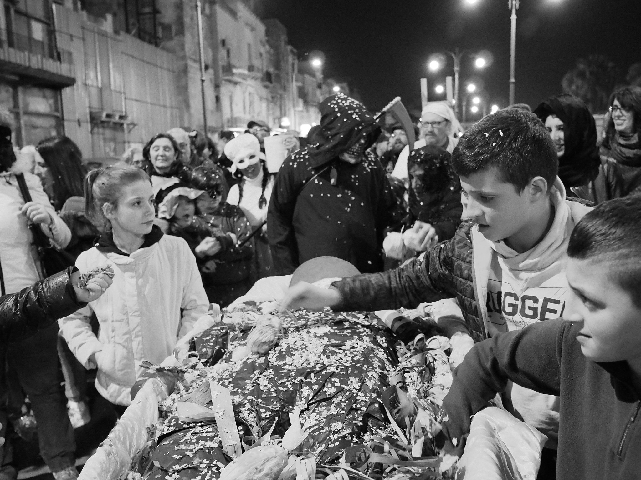 Olympus OM-D E-M5 + LEICA DG SUMMILUX 15/F1.7 sample photo. The tradition of carnival in taranto italy photography