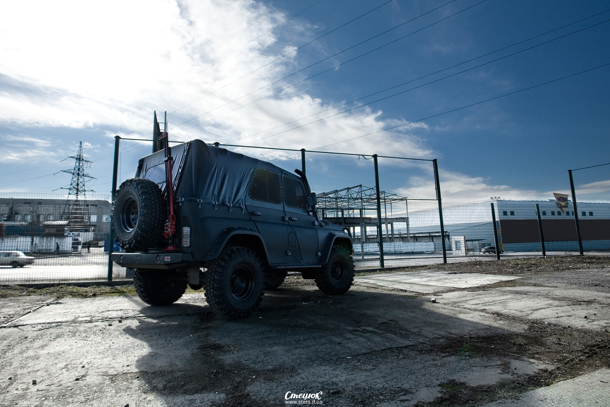Canon EOS 5D + Canon EF 17-40mm F4L USM sample photo. Uaz custom photography