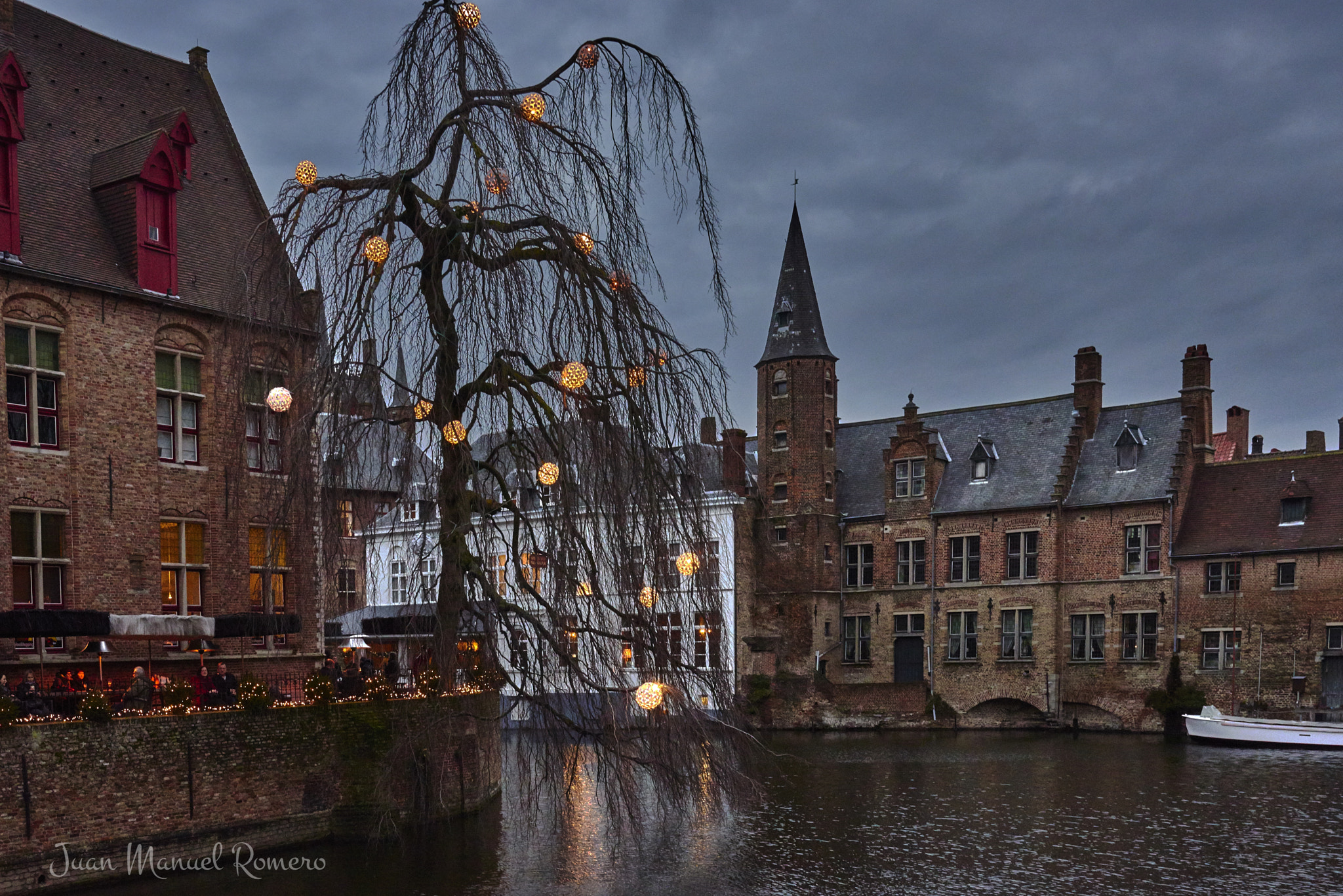Nikon D800 sample photo. Bruges in the blue hour photography