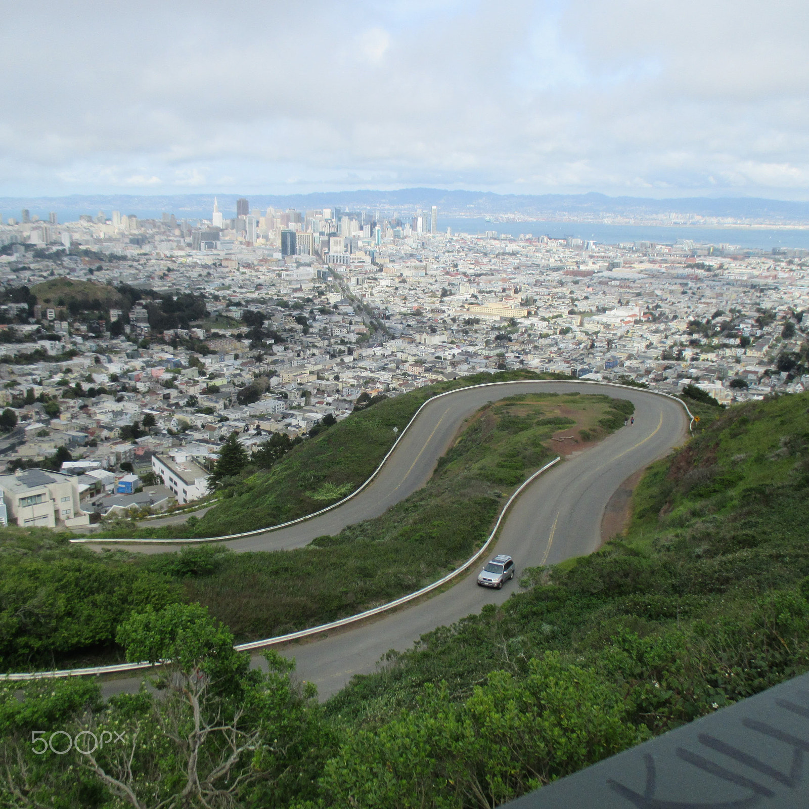 Canon PowerShot ELPH 130 IS (IXUS 140 / IXY 110F) sample photo. Twin peaks winding road photography