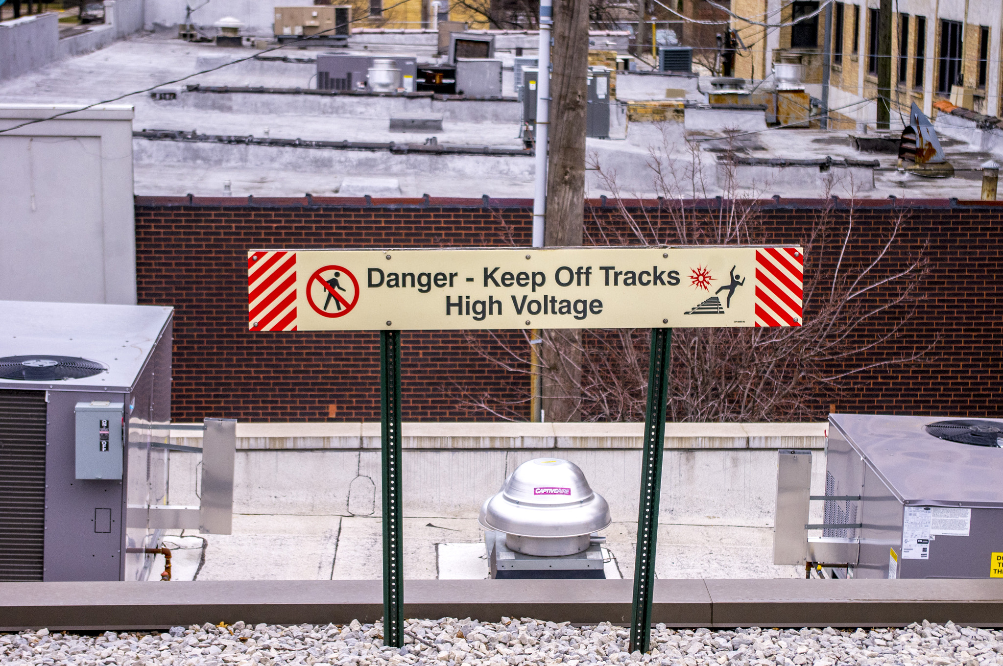 Pentax K-r sample photo. Keep off tracks. chicago, usa. photography