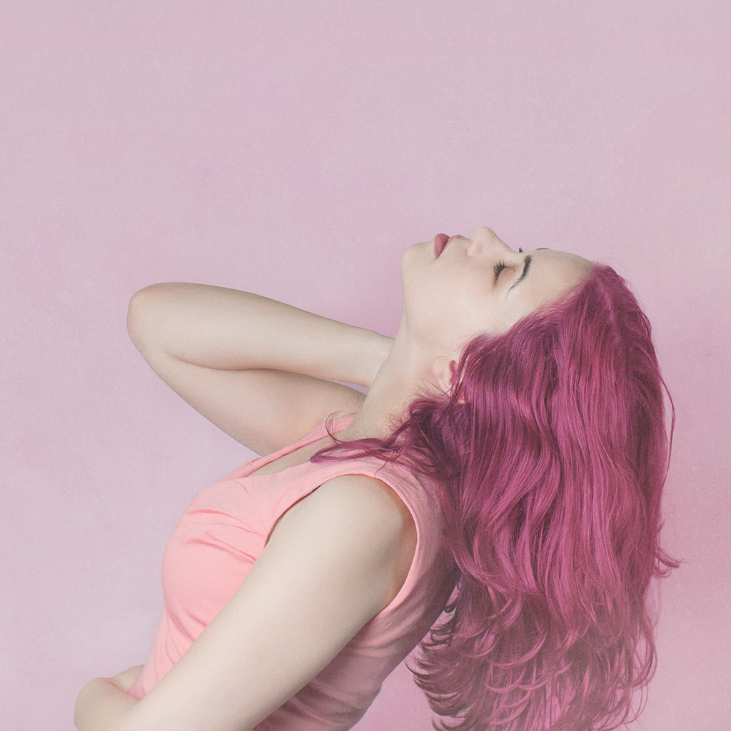 Canon EOS 70D + Canon EF 35mm F2 sample photo. Pink hair photography