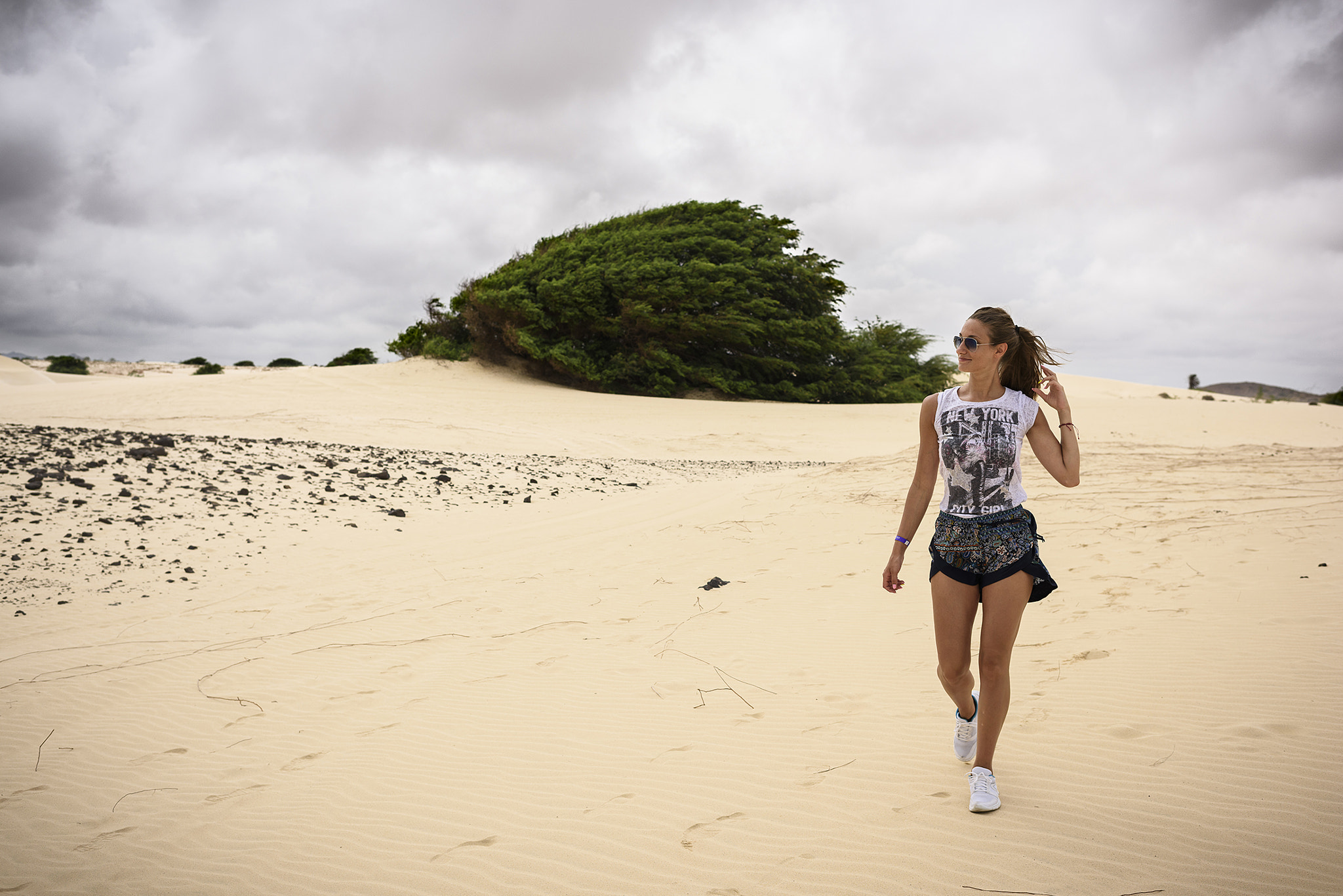 Nikon AF-S Nikkor 35mm F1.4G sample photo. Walking on sands photography