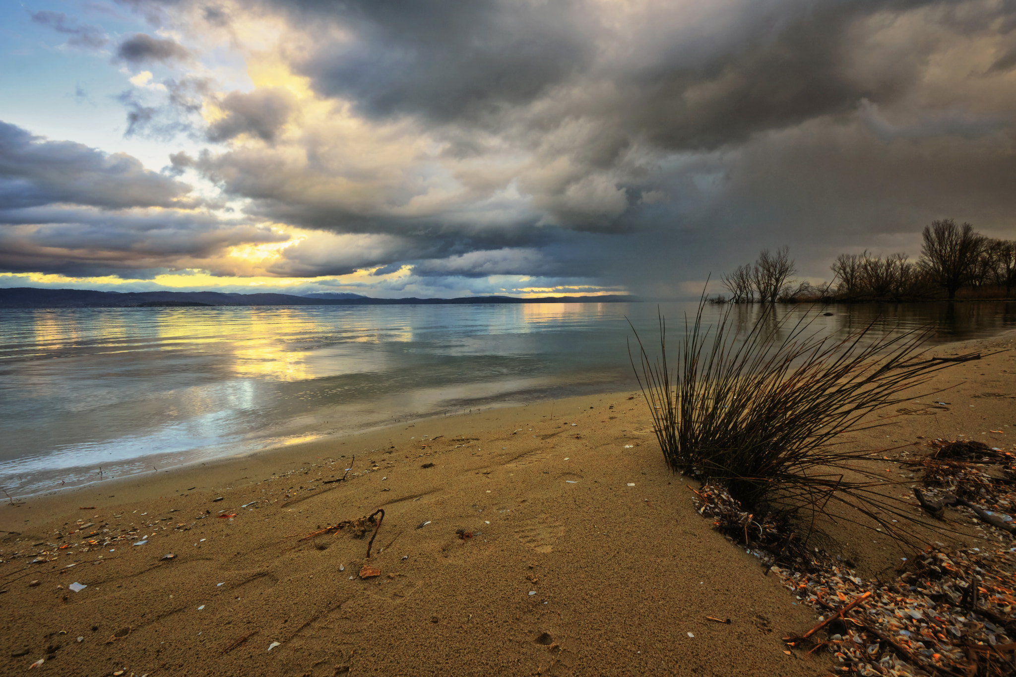 Canon EOS 760D (EOS Rebel T6s / EOS 8000D) sample photo. Sunset lake trasimeno photography