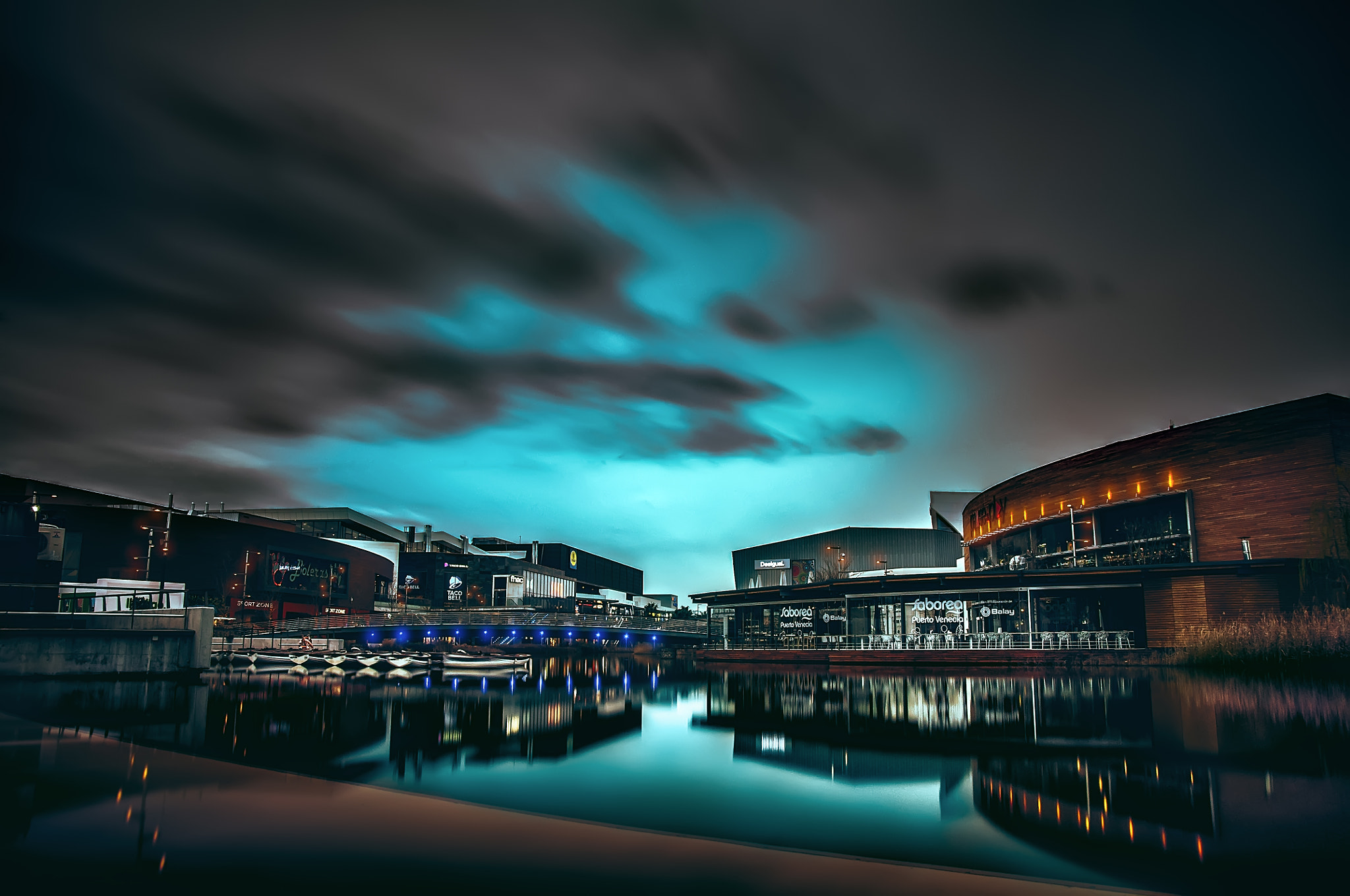 Sigma 17-50mm F2.8 EX DC OS HSM sample photo. Puerto venecia zaragoza photography