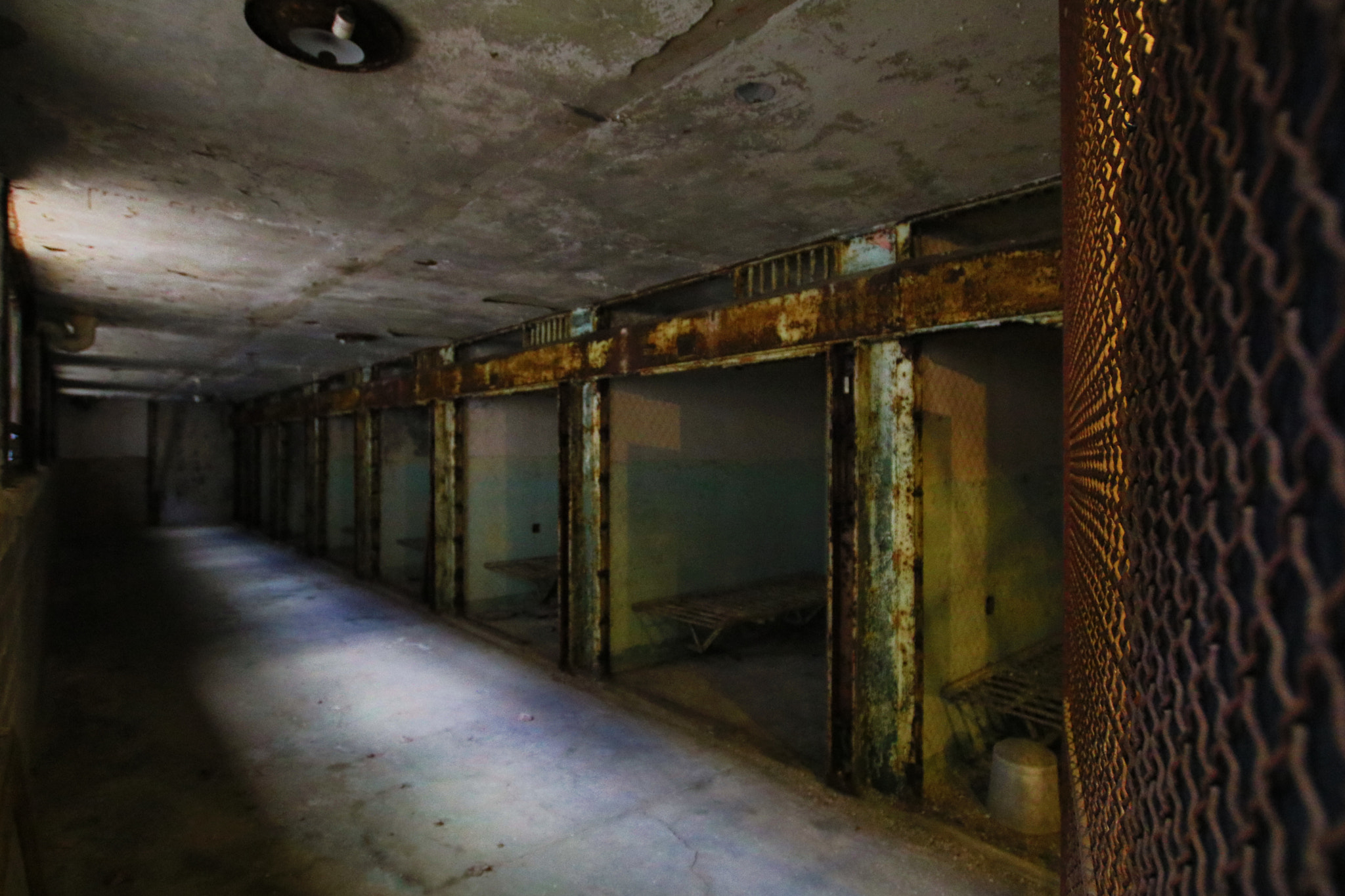Sigma 10-20mm F3.5 EX DC HSM sample photo. The once solitary confinement wing at eastern state penitentiary photography