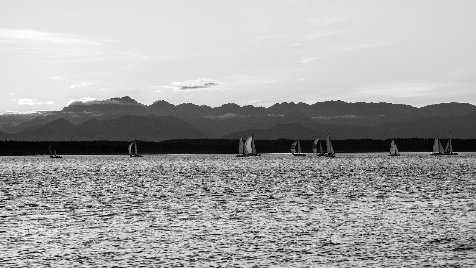 Sony DT 18-135mm F3.5-5.6 SAM sample photo. Sunset sailing photography