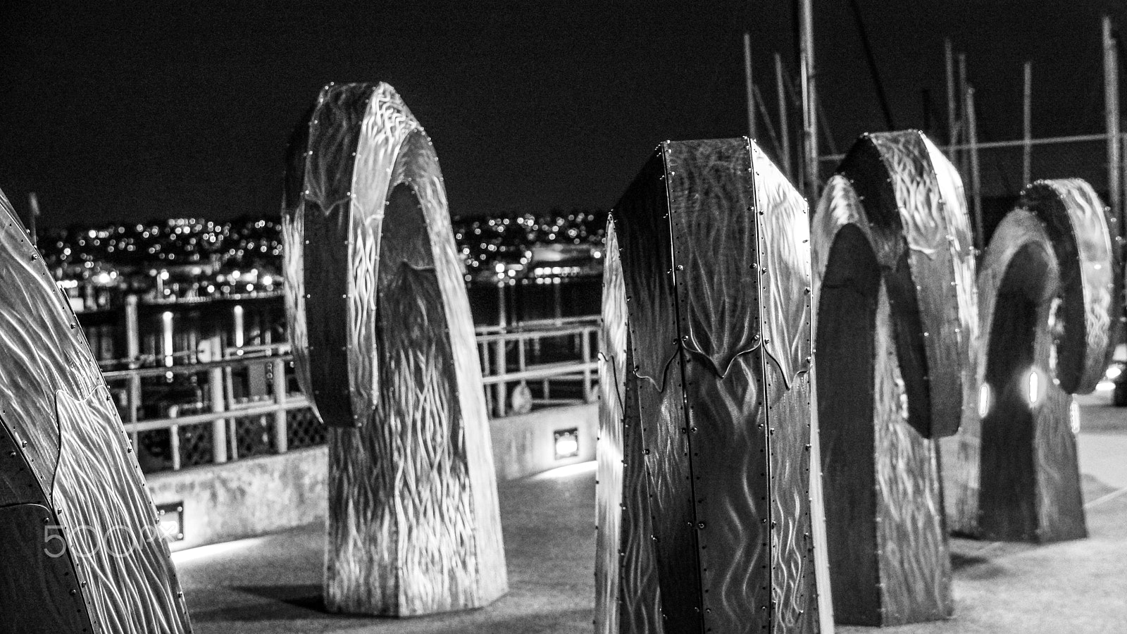 Sony DT 18-135mm F3.5-5.6 SAM sample photo. Wave art at the ballard locks photography