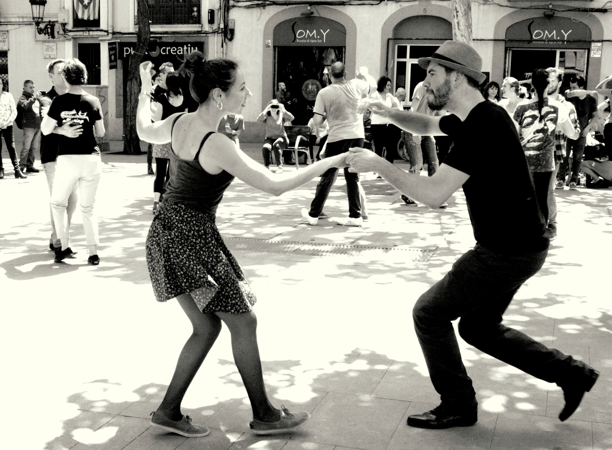Canon EF-S 18-55mm F3.5-5.6 II sample photo. Game of swing , and for us ¡ photography