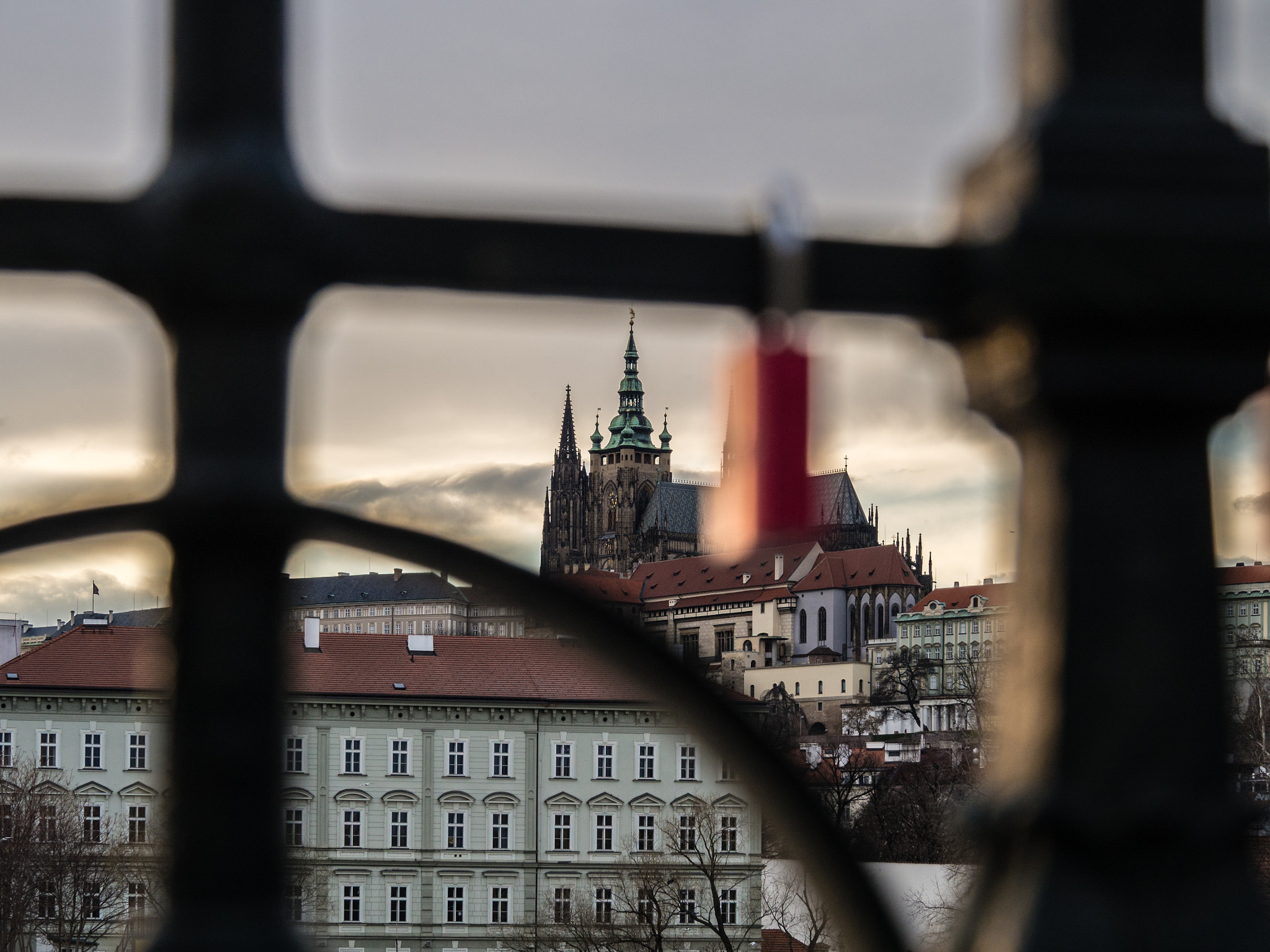 OLYMPUS M.14-150mm F4.0-5.6 II sample photo. Prague castle photography
