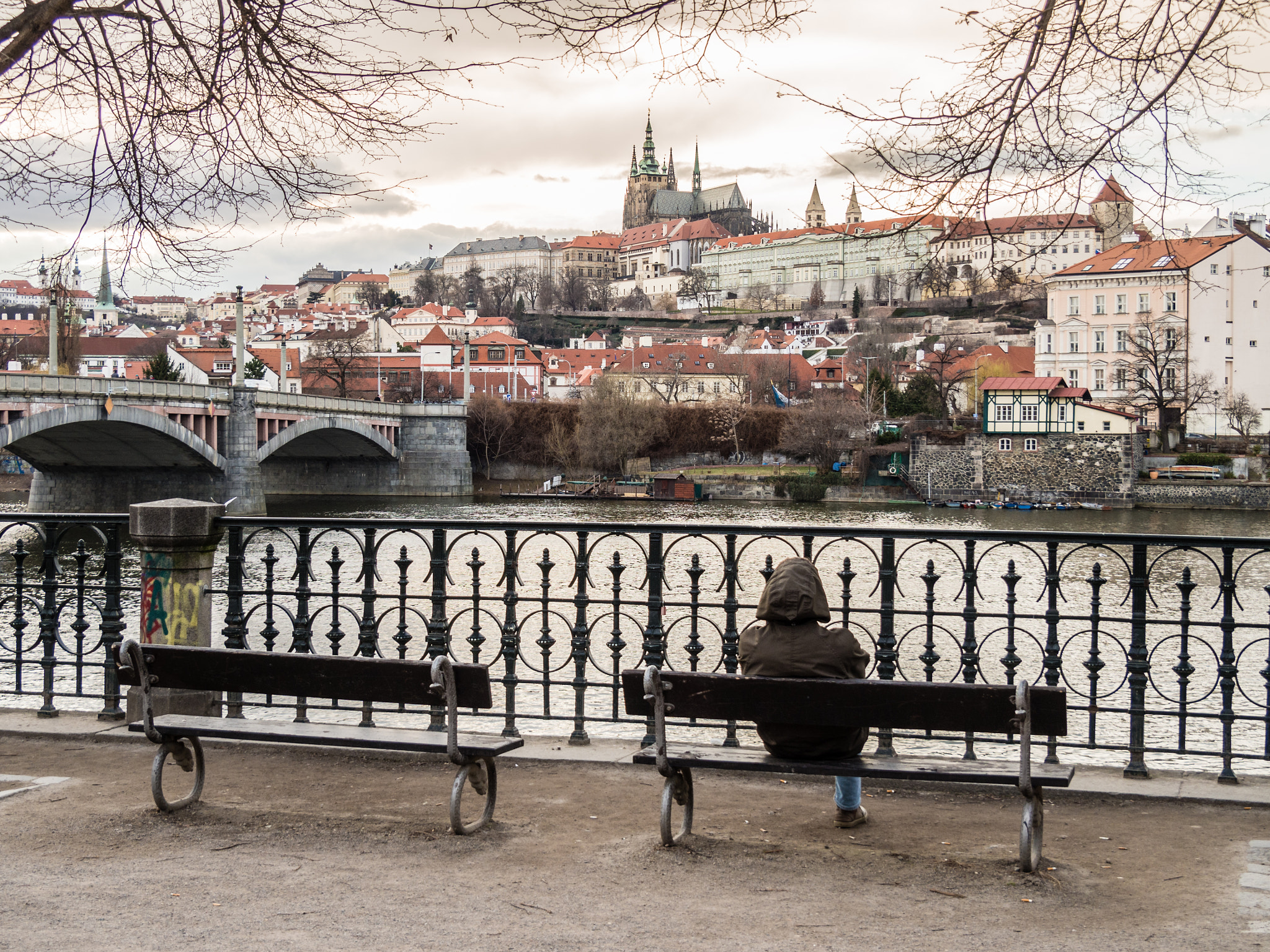 OLYMPUS M.14-150mm F4.0-5.6 II sample photo. Prague castle photography